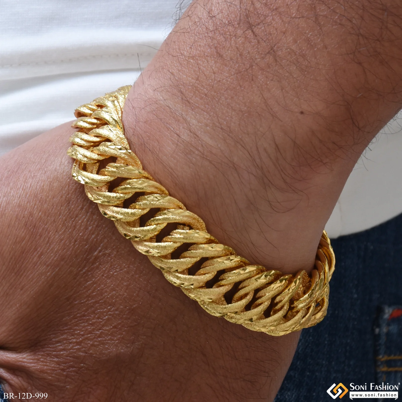 Delicate Design Gold Plated Link Bracelet for Men - Style D999