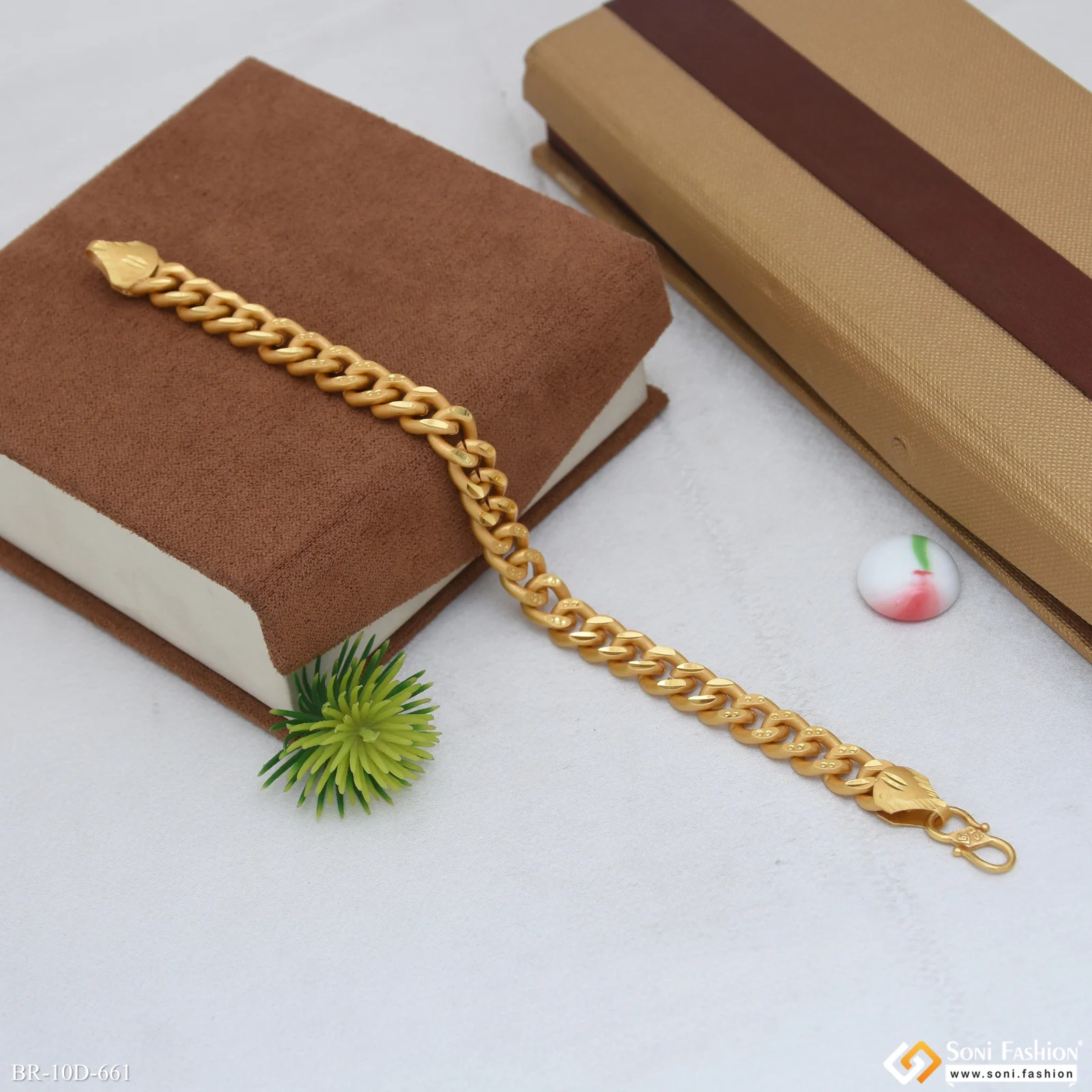 Delicate Design Gold Plated Linked Bracelet for Men - Style D661 - Image 3