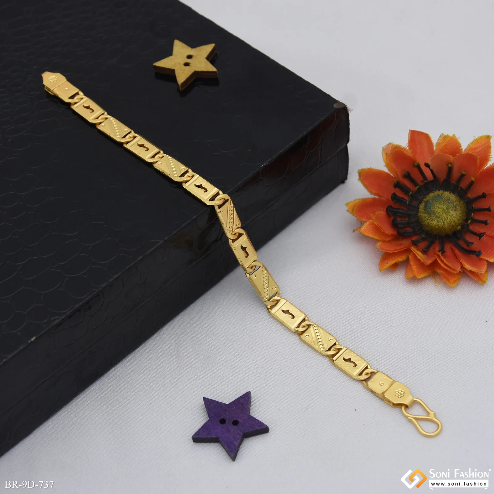 Delicate Design Gold Plated Nawabi Bracelet for Men - Style D737 - Image 5