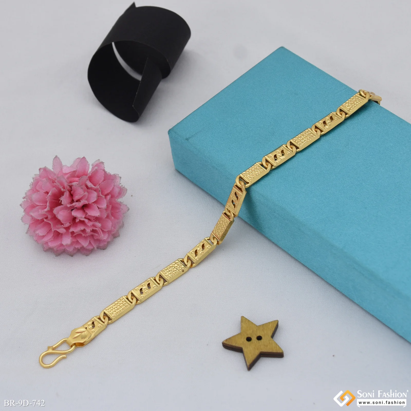 Delicate Design Gold Plated Nawabi Bracelet for Men - Style D742 - Image 4
