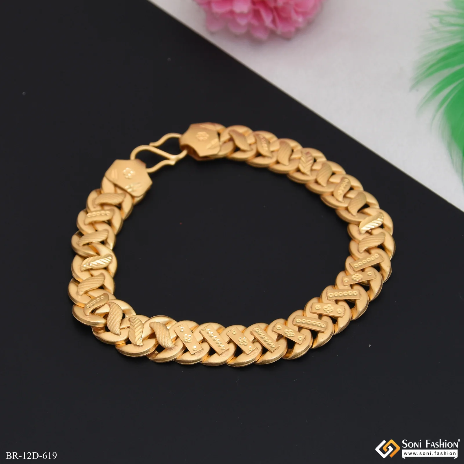 Delicate Design Gold Plated Pokal Bracelet for Men - Style D619 - Image 3
