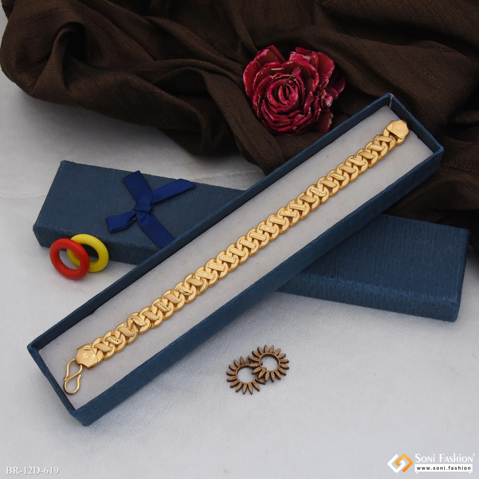 Delicate Design Gold Plated Pokal Bracelet for Men - Style D619 - Image 4