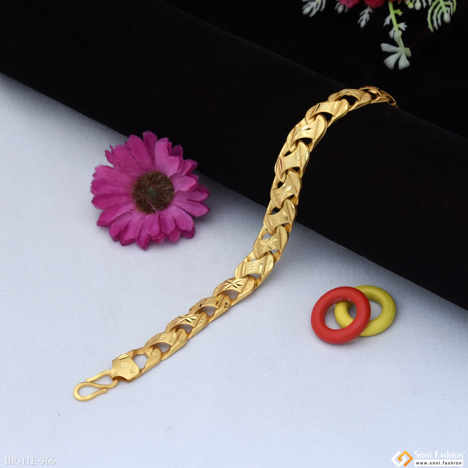Delicate Design Gold Plated Pokal Bracelet for Men - Style E366 - Image 2