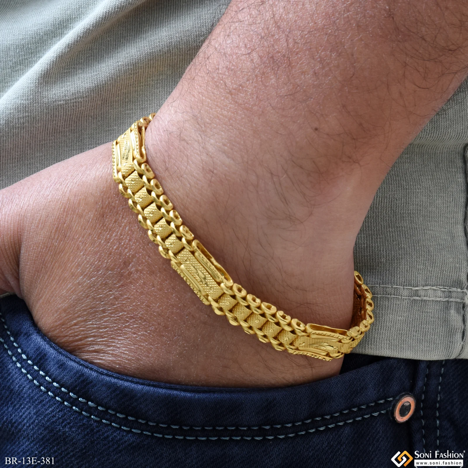 Dilicate Design Gold Plated Box Bracelet for Men - Style E381