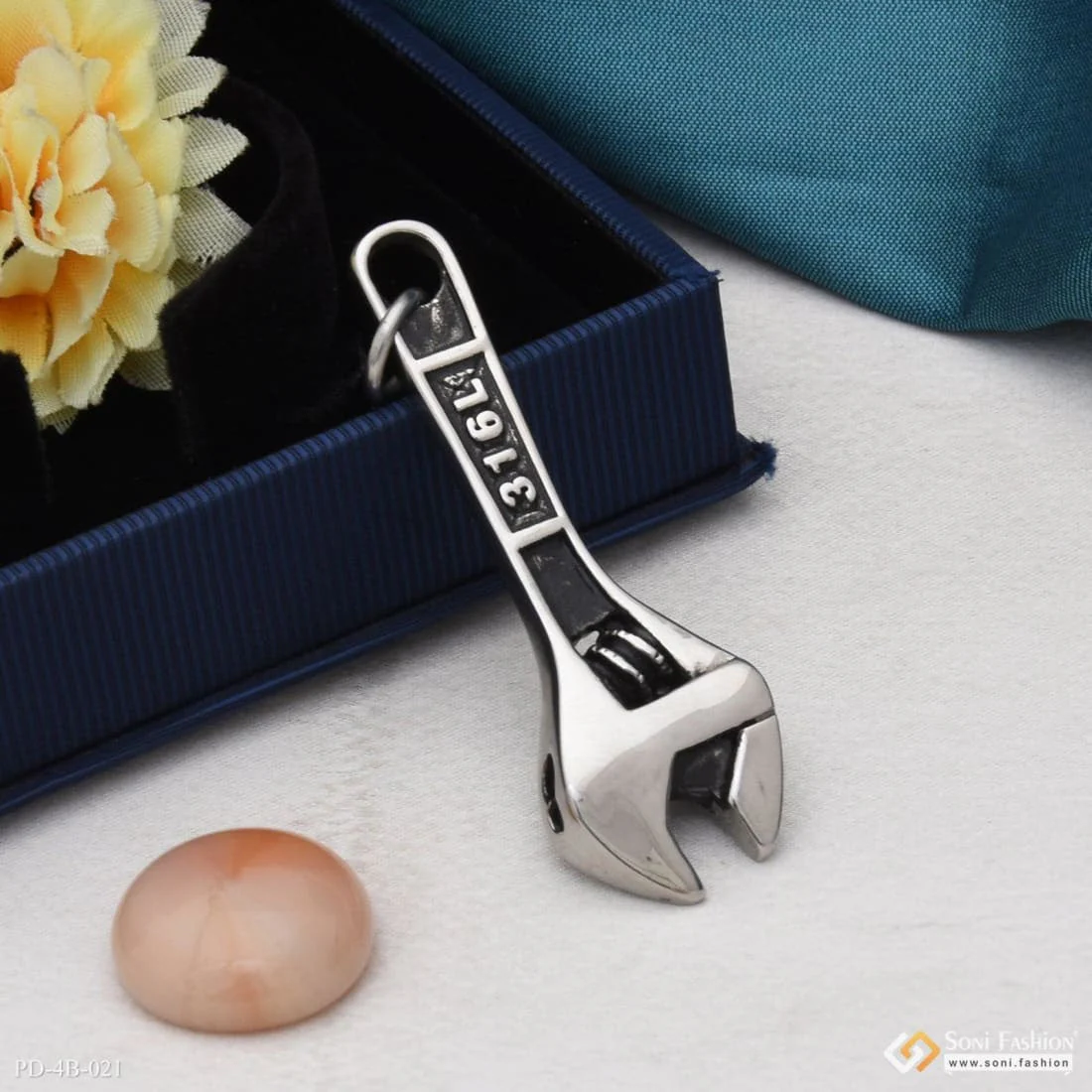 Distinctive Design Best Quality Silver & Black Color Pendant For Men - Style B021 - Image 4