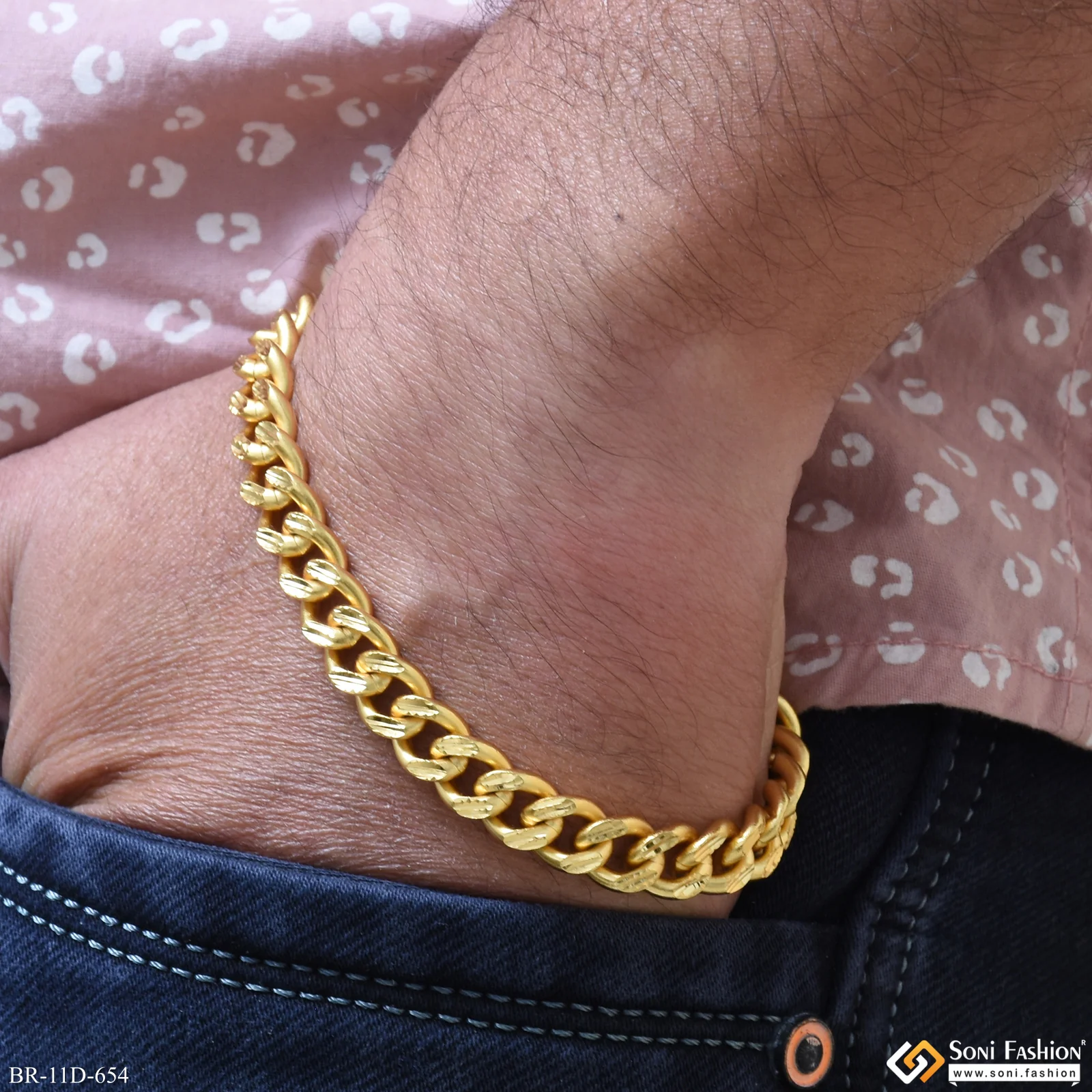 Etched Design High-Quality Gold Plated Linked Bracelet for Men - Style D654 - Image 2