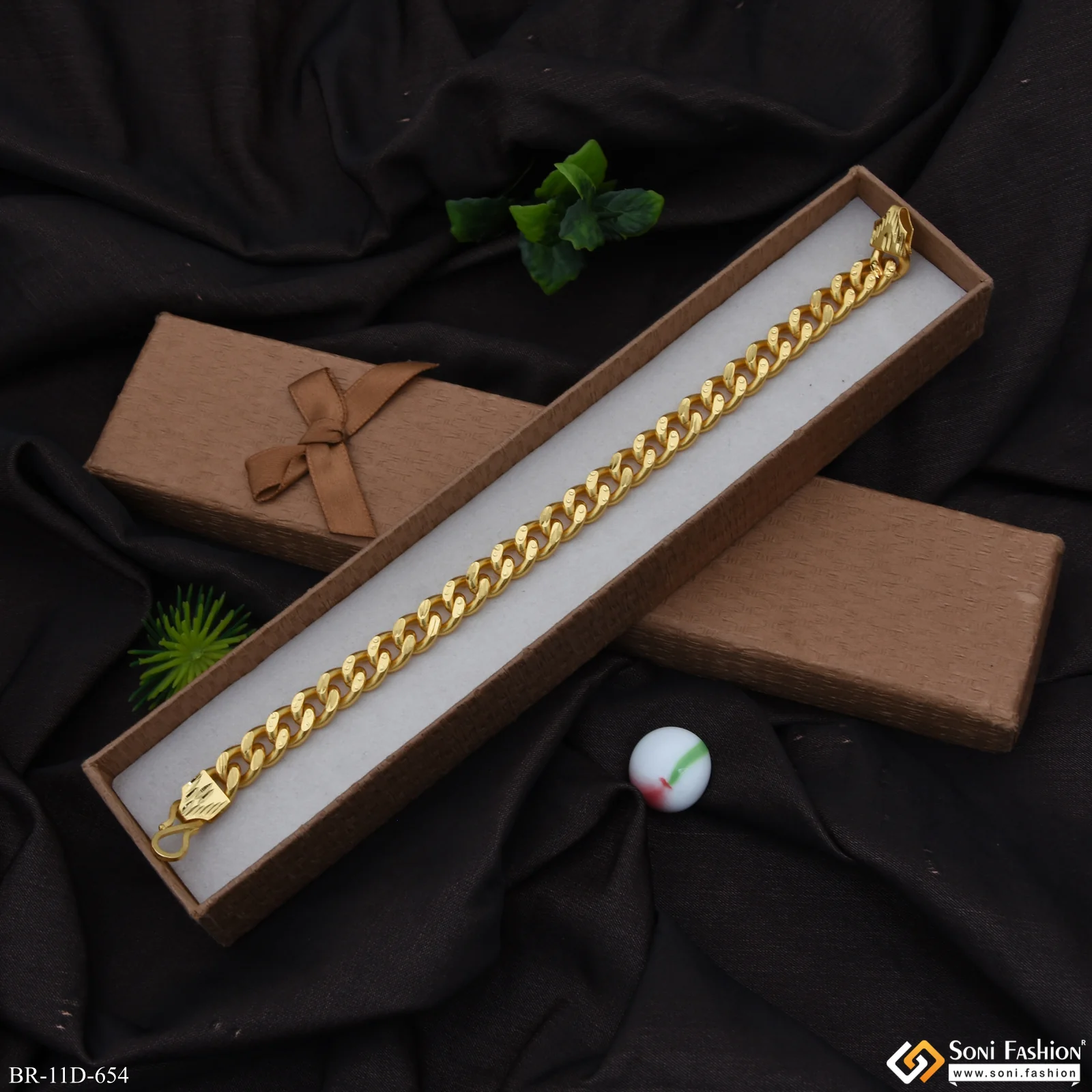 Etched Design High-Quality Gold Plated Linked Bracelet for Men - Style D654 - Image 5