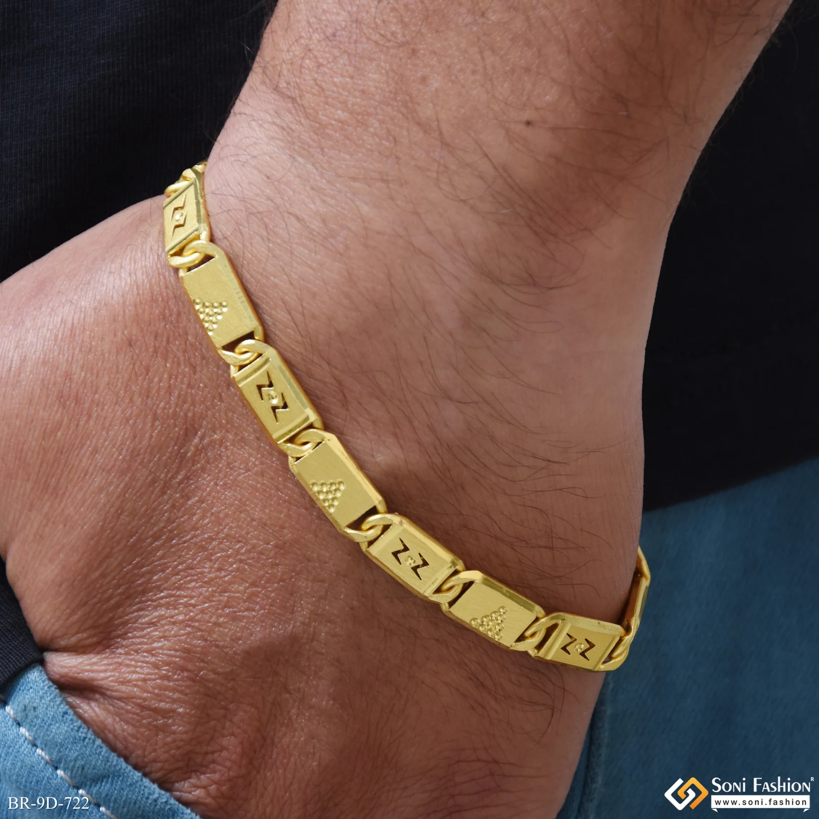 Excellent Design Gold Plated Nawabi Bracelet for Men - Style D722 - Image 2