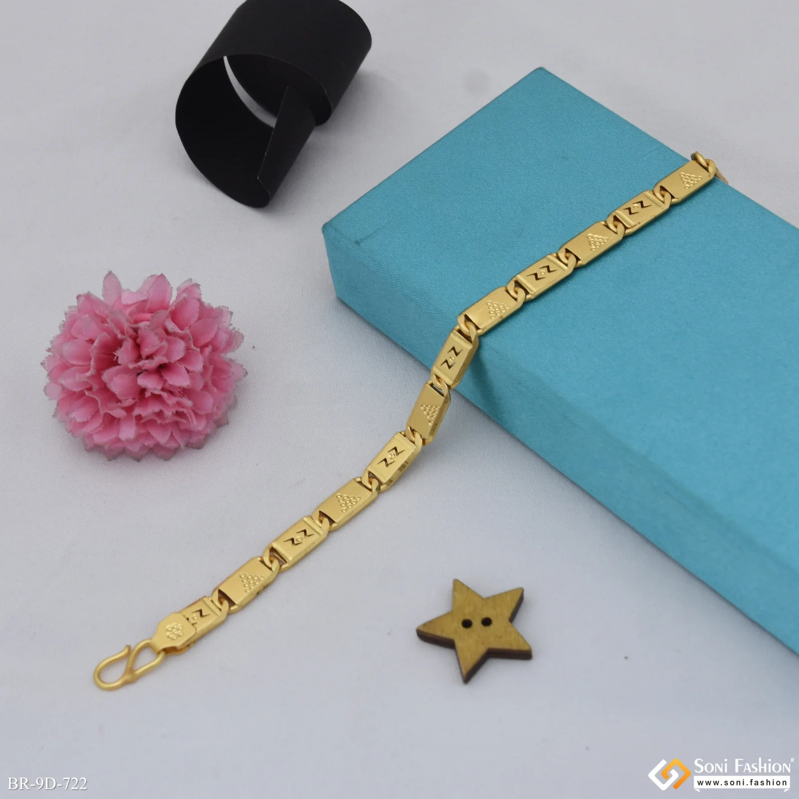 Excellent Design Gold Plated Nawabi Bracelet for Men - Style D722 - Image 4