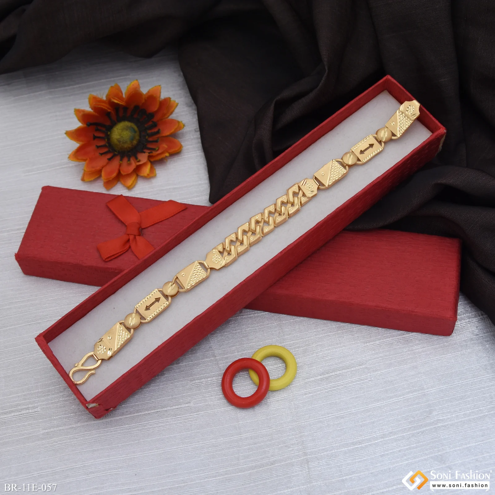 Excellent Design Gold Plated Pokal Nawabi Bracelet for Men - Style E057 - Image 3