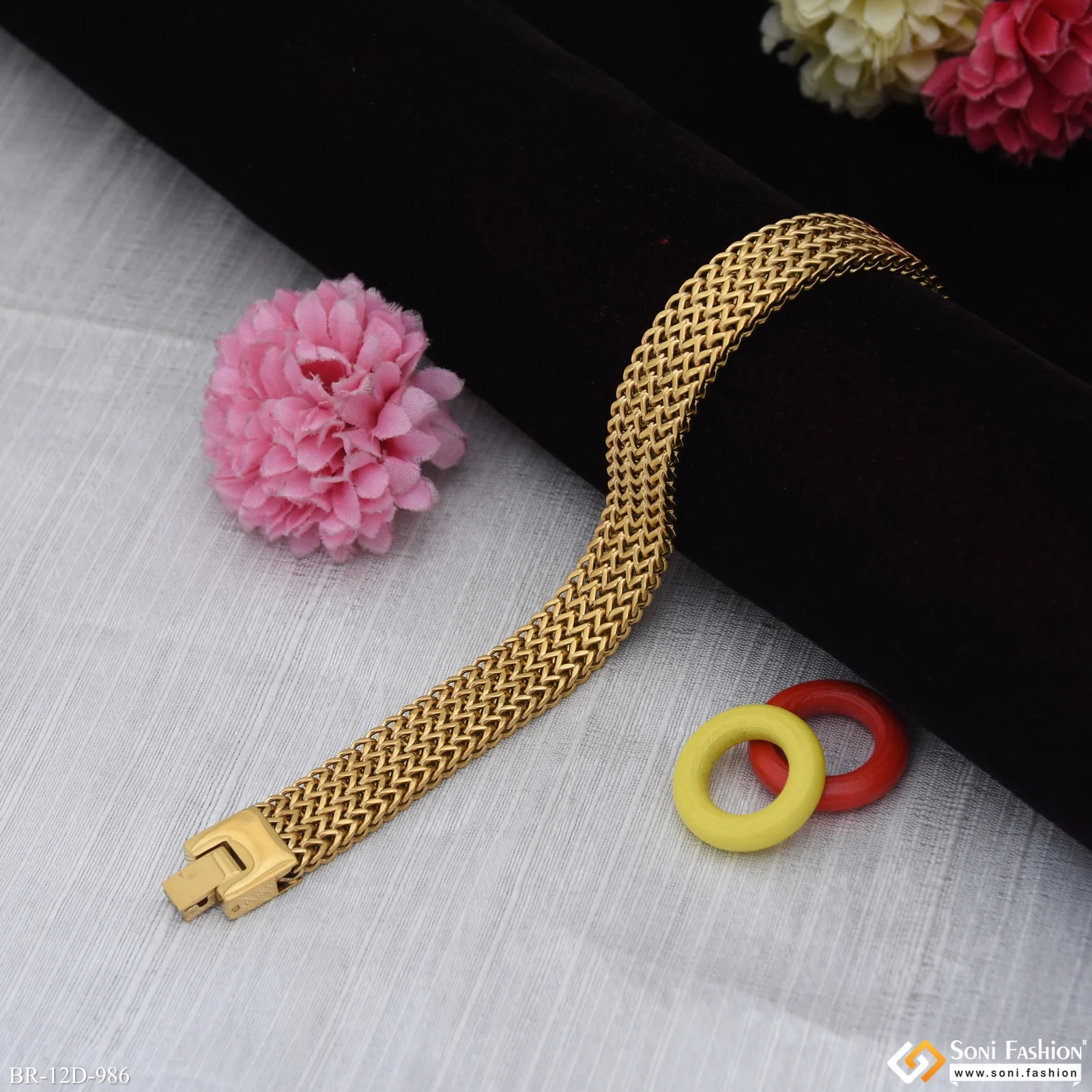 Excellent Design Golden Color Stainless Steel Bracelet for Men - Style D986 - Image 3