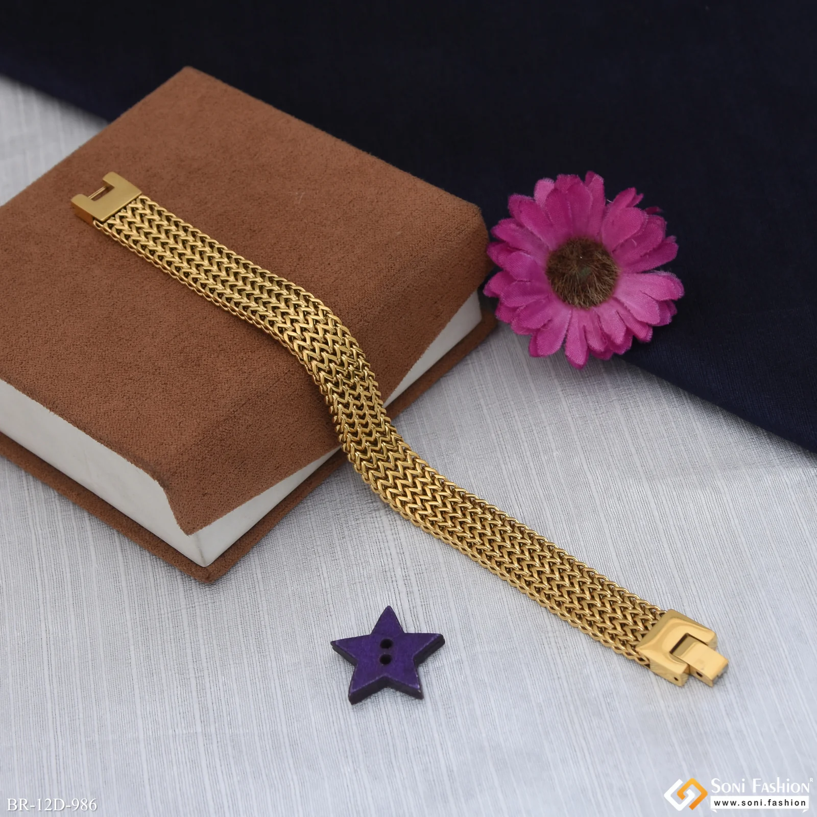 Excellent Design Golden Color Stainless Steel Bracelet for Men - Style D986 - Image 4