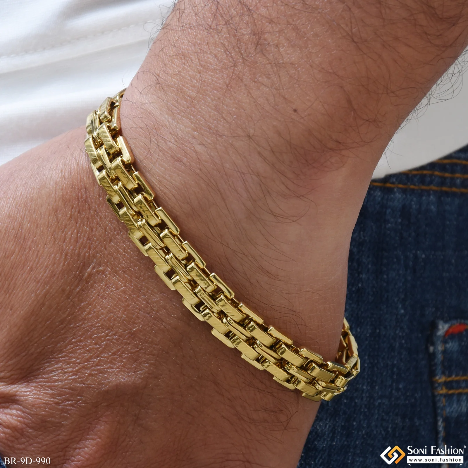 Excellent Design Golden Color Stainless Steel Bracelet for Men - Style D990
