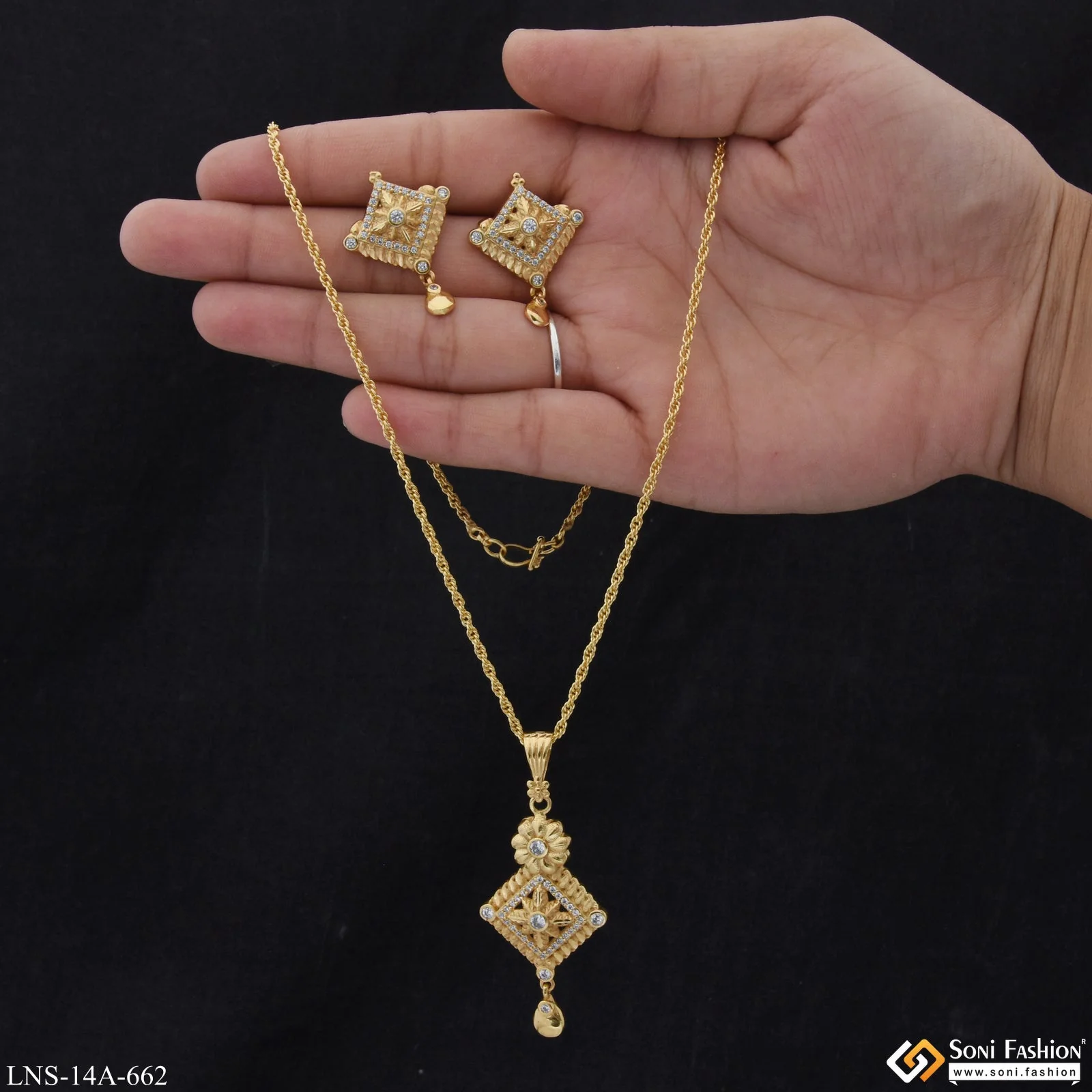 Exclusive Design Fancy Design Gold Plated Necklace Set for Lady - Style A662 - Image 3