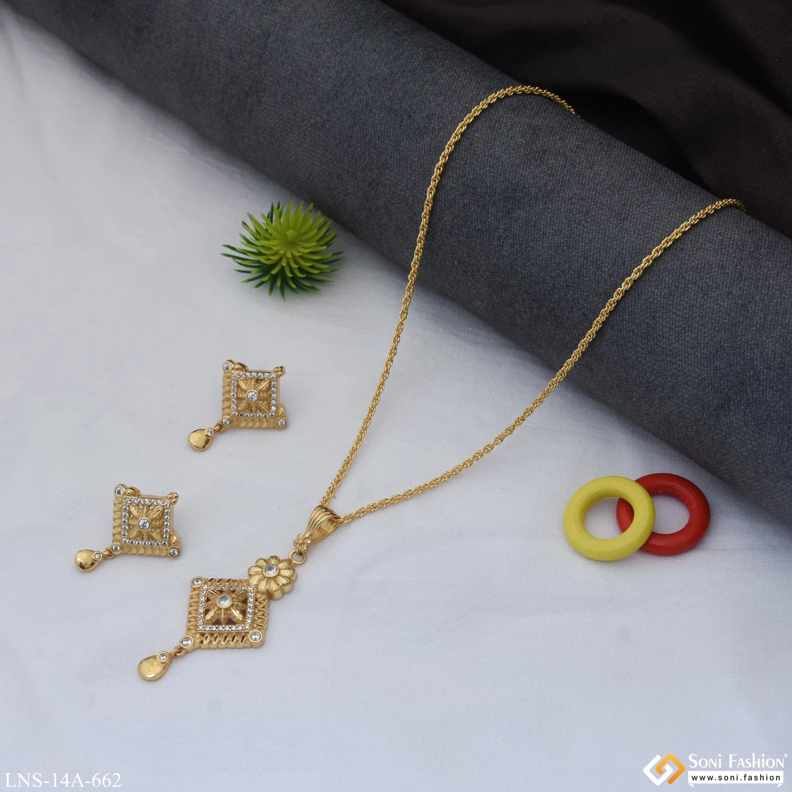 Exclusive Design Fancy Design Gold Plated Necklace Set for Lady - Style A662 - Image 4