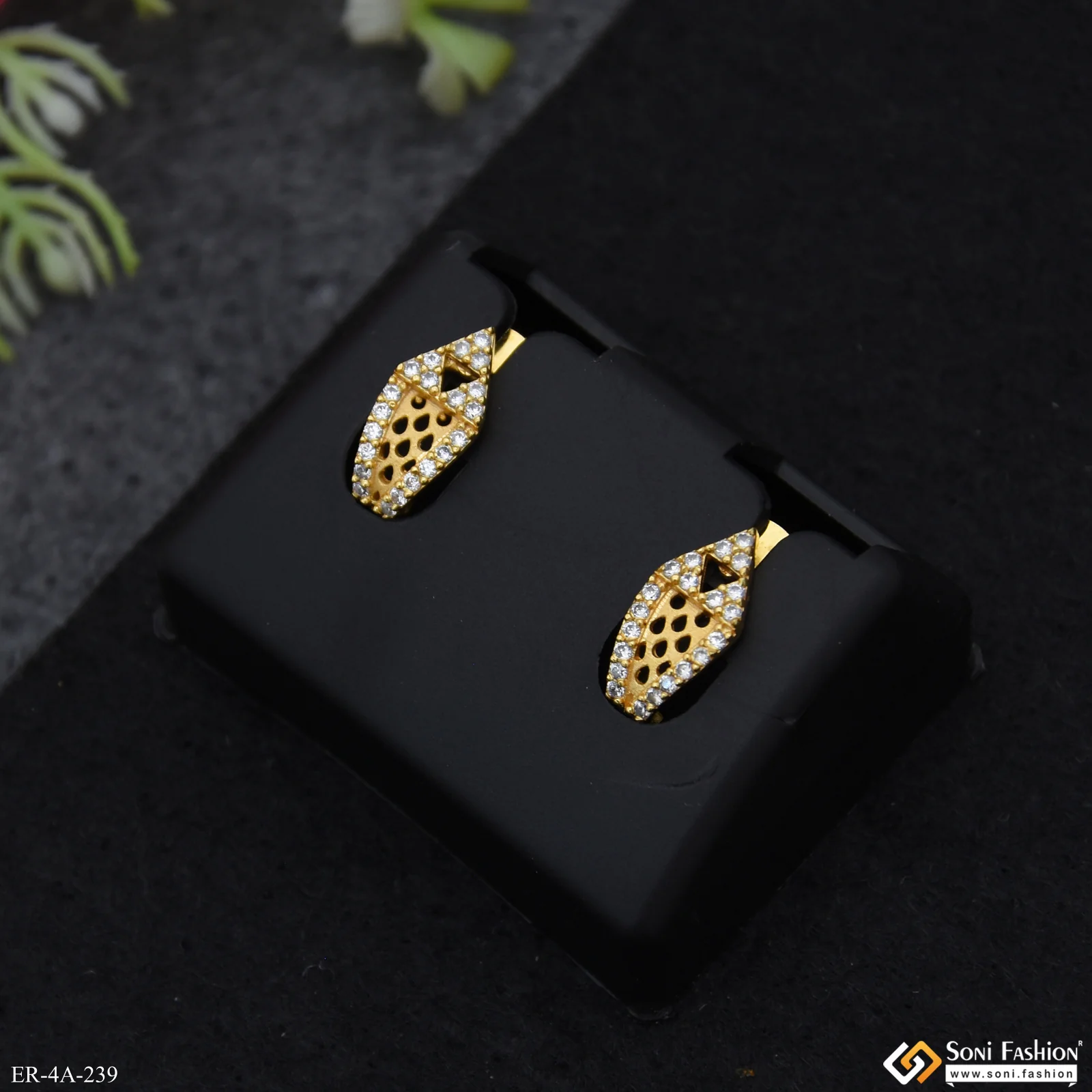 Exclusive Design Gold Plated Earrings for Ladies - Style A239 - Image 4