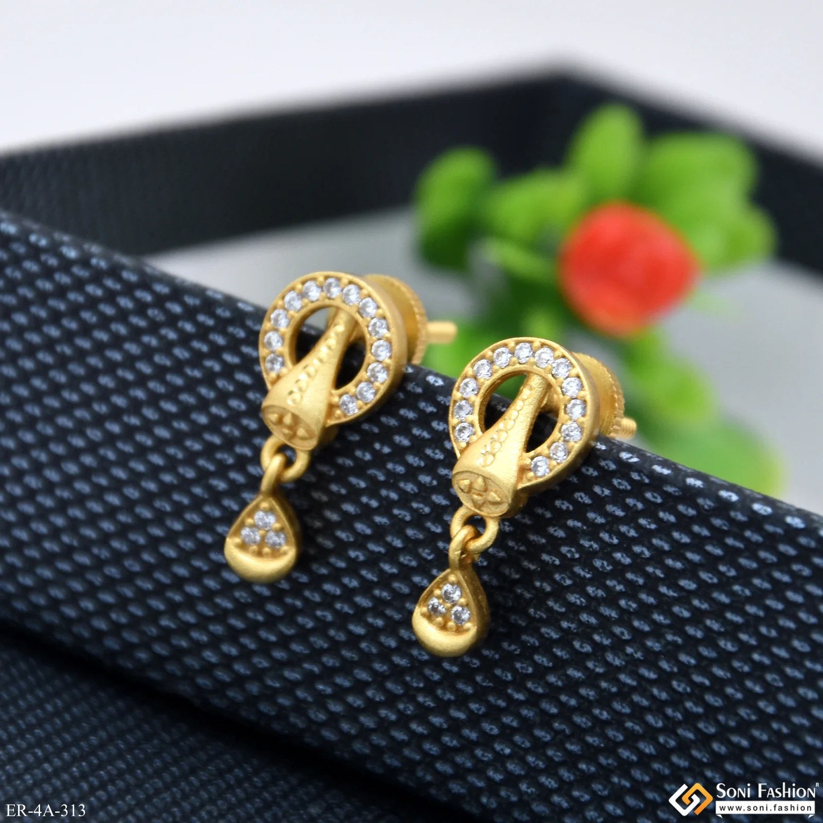 Exclusive Design Gold Plated Earrings for Ladies - Style A313 - Image 4