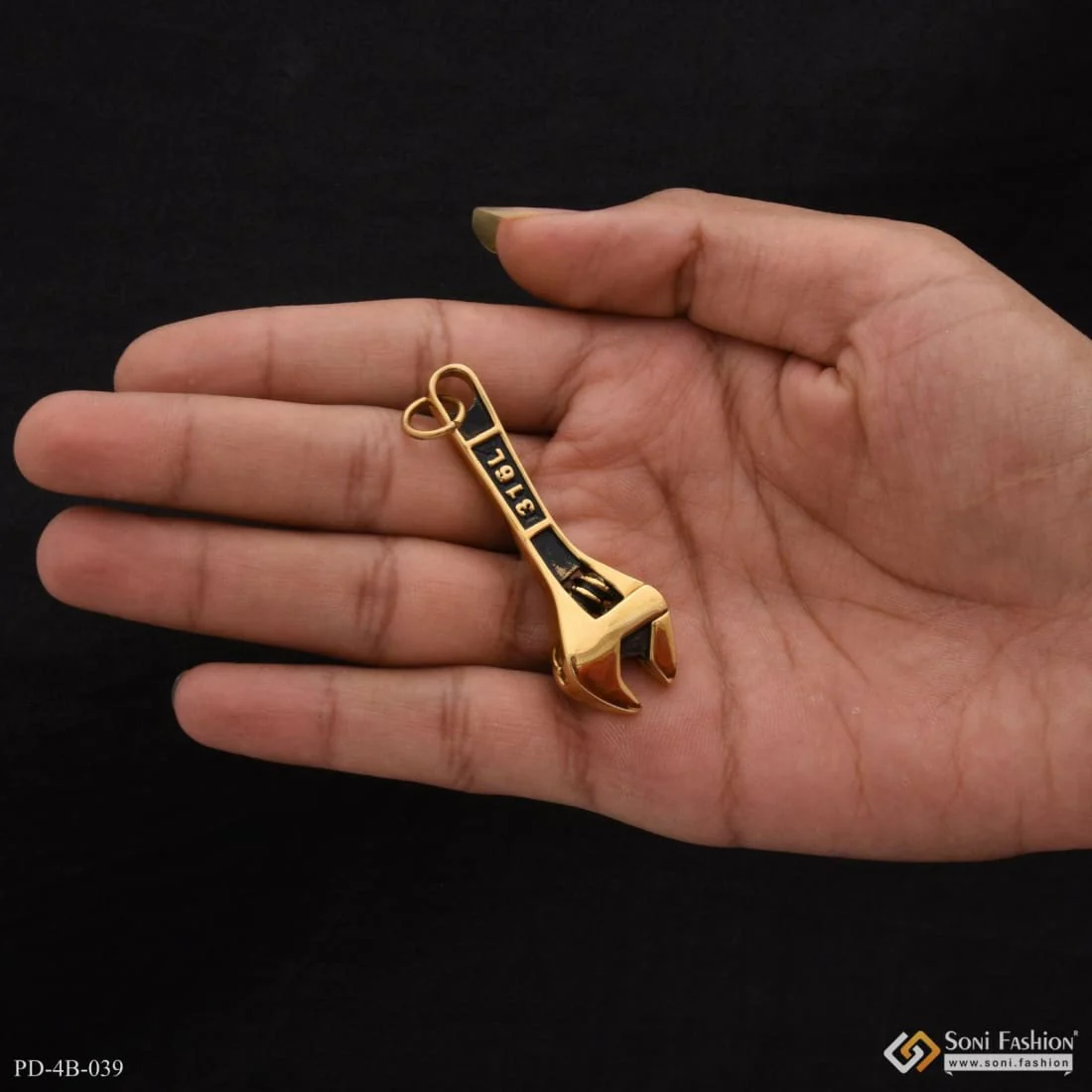 Exquisite Design High-quality Black & Golden Color Pendant For Men - Style B039 - Image 2