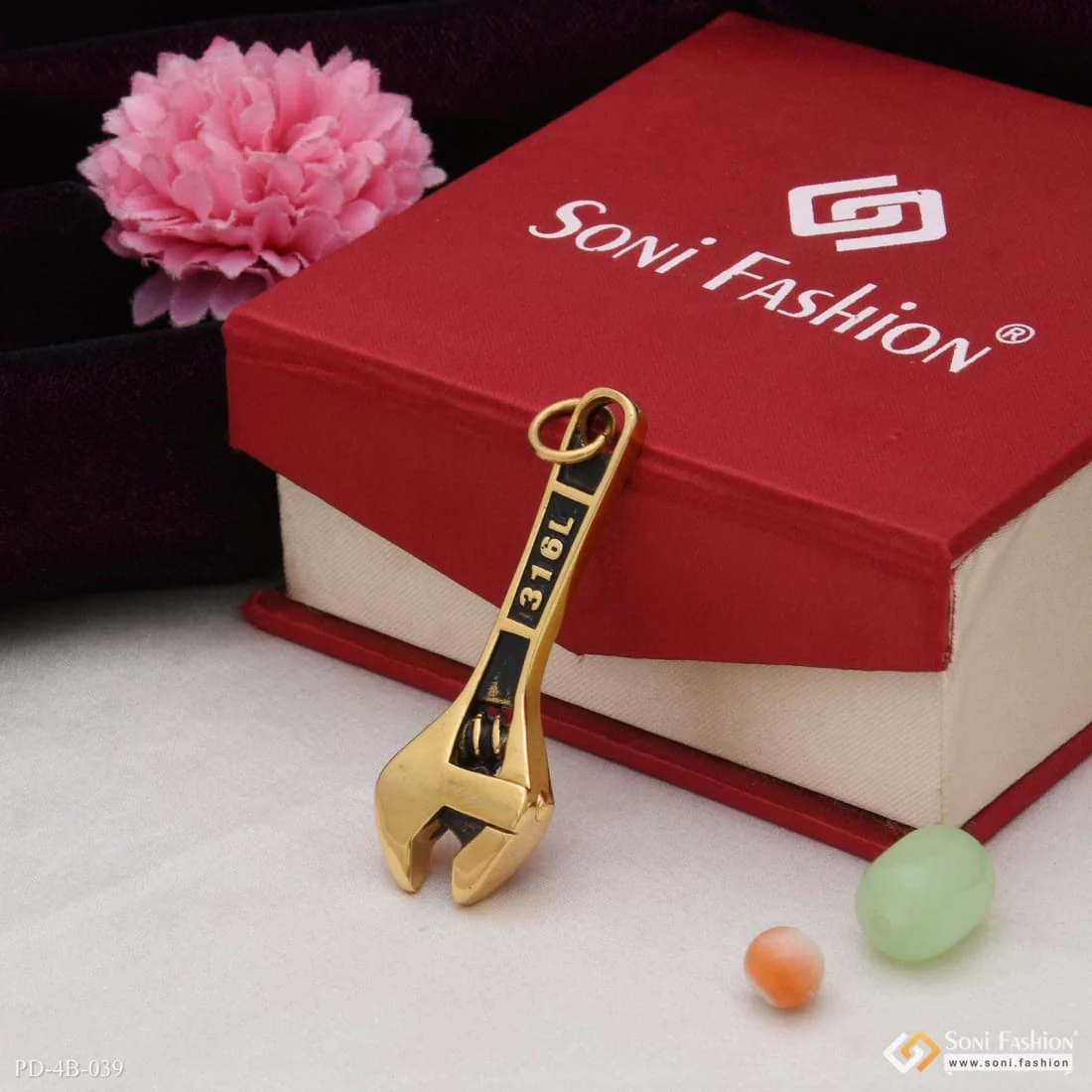 Exquisite Design High-quality Black & Golden Color Pendant For Men - Style B039 - Image 3