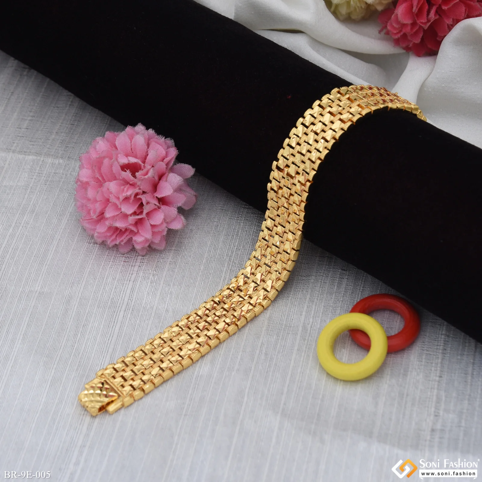 Extraordinary Design Gold Plated Bracelet for Men - Style E005 - Image 3