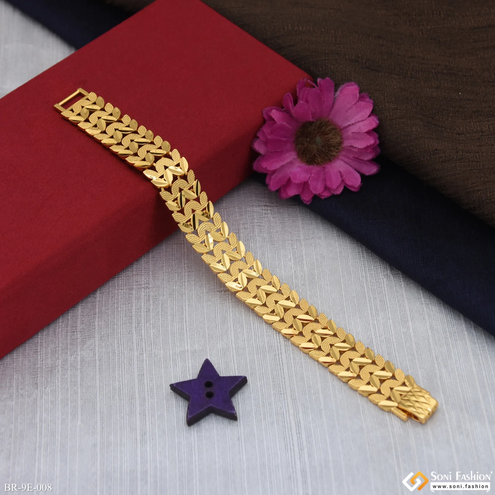Extraordinary Design Gold Plated Bracelet for Men - Style E008 - Image 4