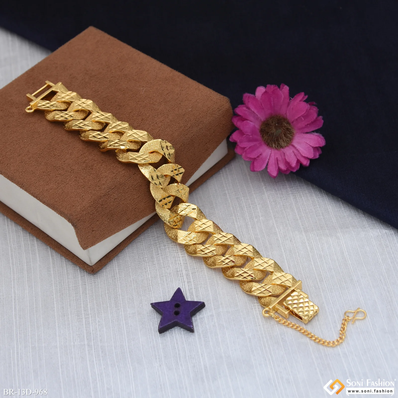 Extraordinary Design Gold Plated Link Bracelet for Men - Style D968 - Image 4