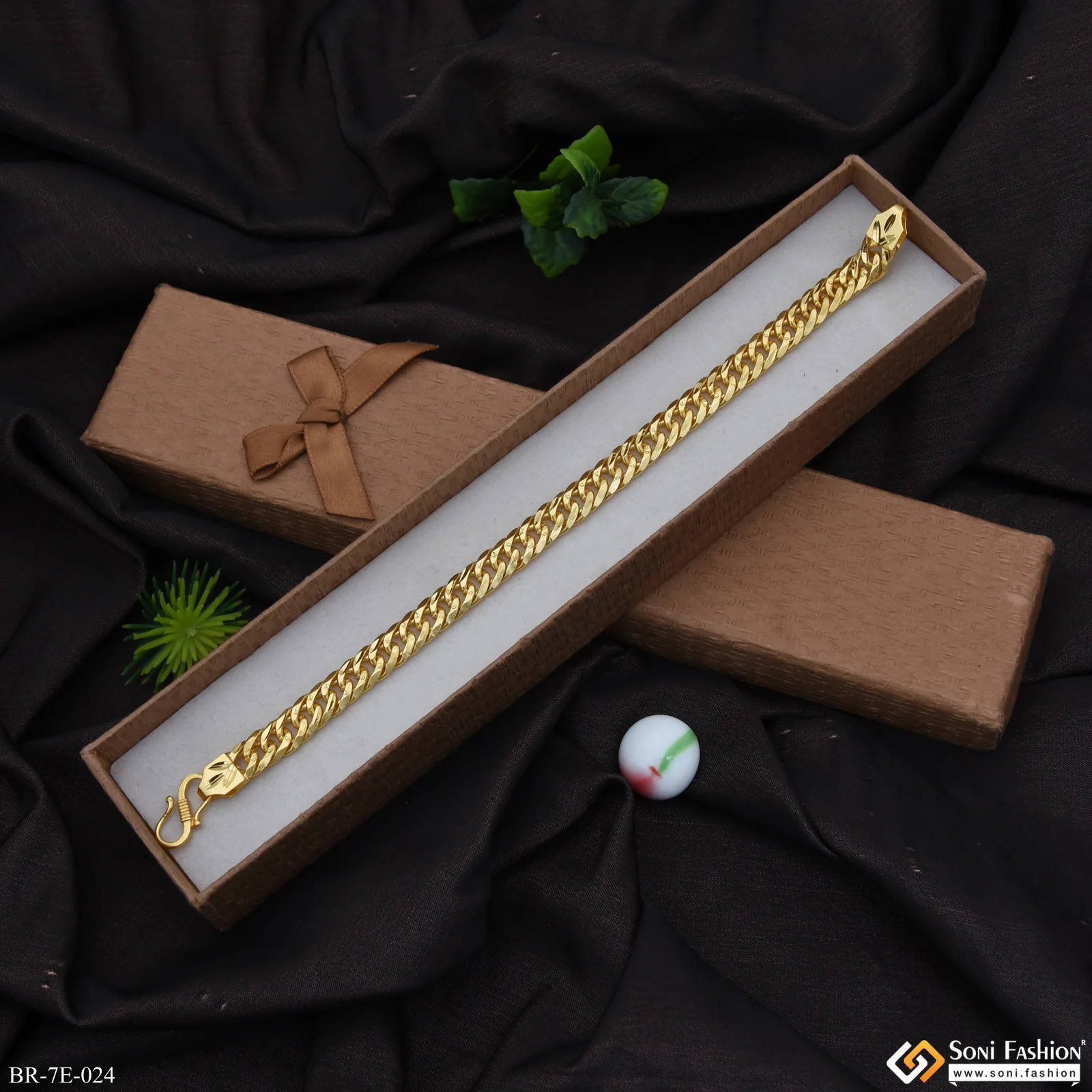 Extraordinary Design Gold Plated Link Bracelet for Men - Style E024 - Image 2