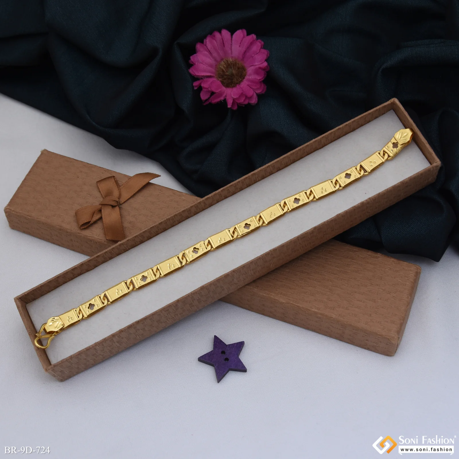 Extraordinary Design Gold Plated Nawabi Bracelet for Men - Style D724