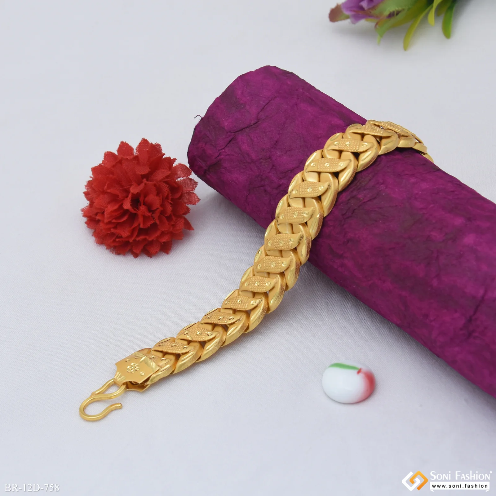 Extraordinary Design Gold Plated Pokal Bracelet for Men - Style D758 - Image 2