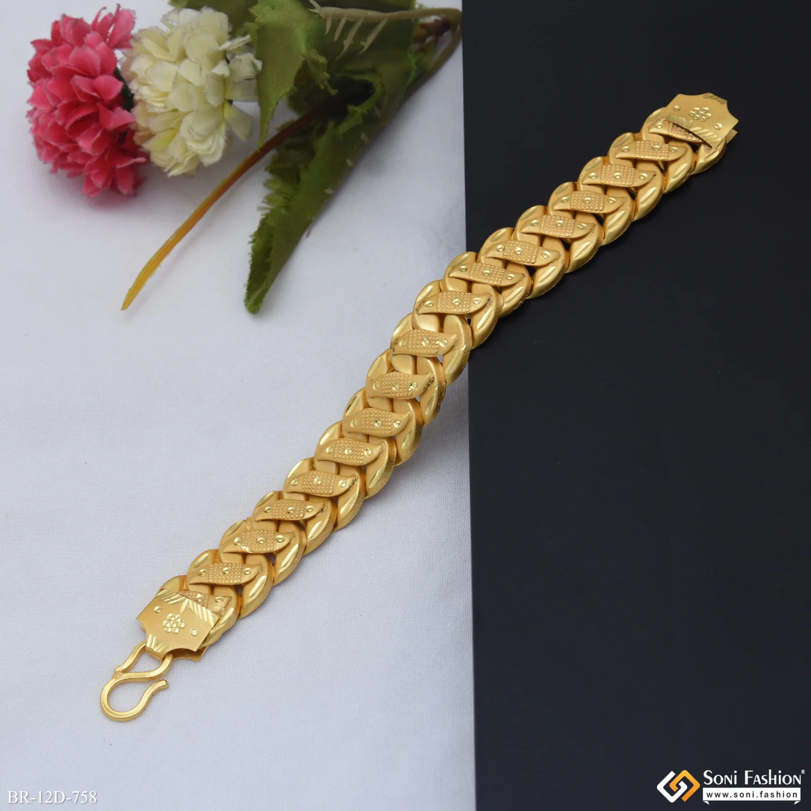 Extraordinary Design Gold Plated Pokal Bracelet for Men - Style D758 - Image 6