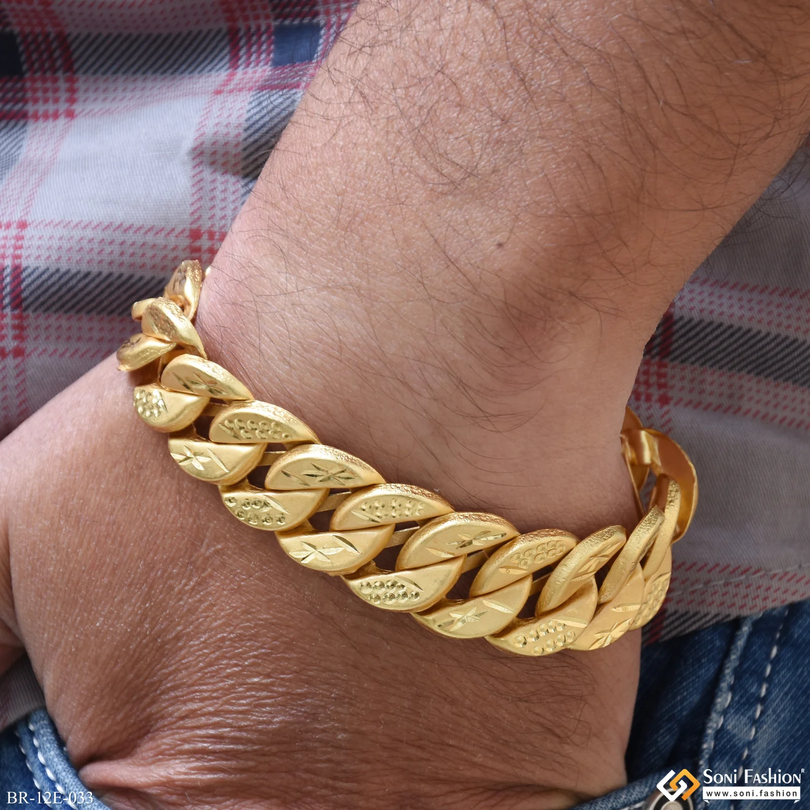 Extraordinary Design Gold Plated Pokal Bracelet for Men - Style E033 - Image 2