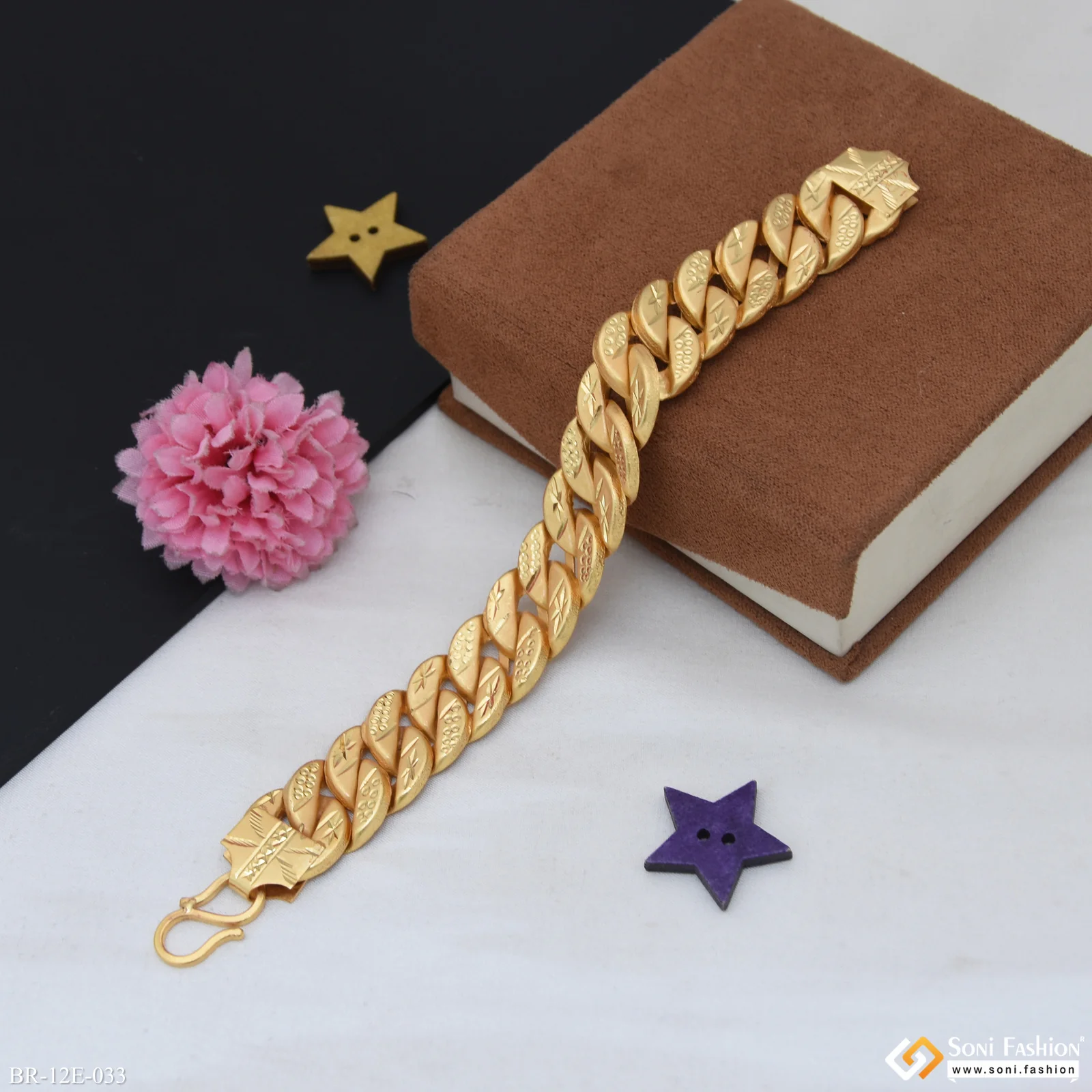 Extraordinary Design Gold Plated Pokal Bracelet for Men - Style E033 - Image 5