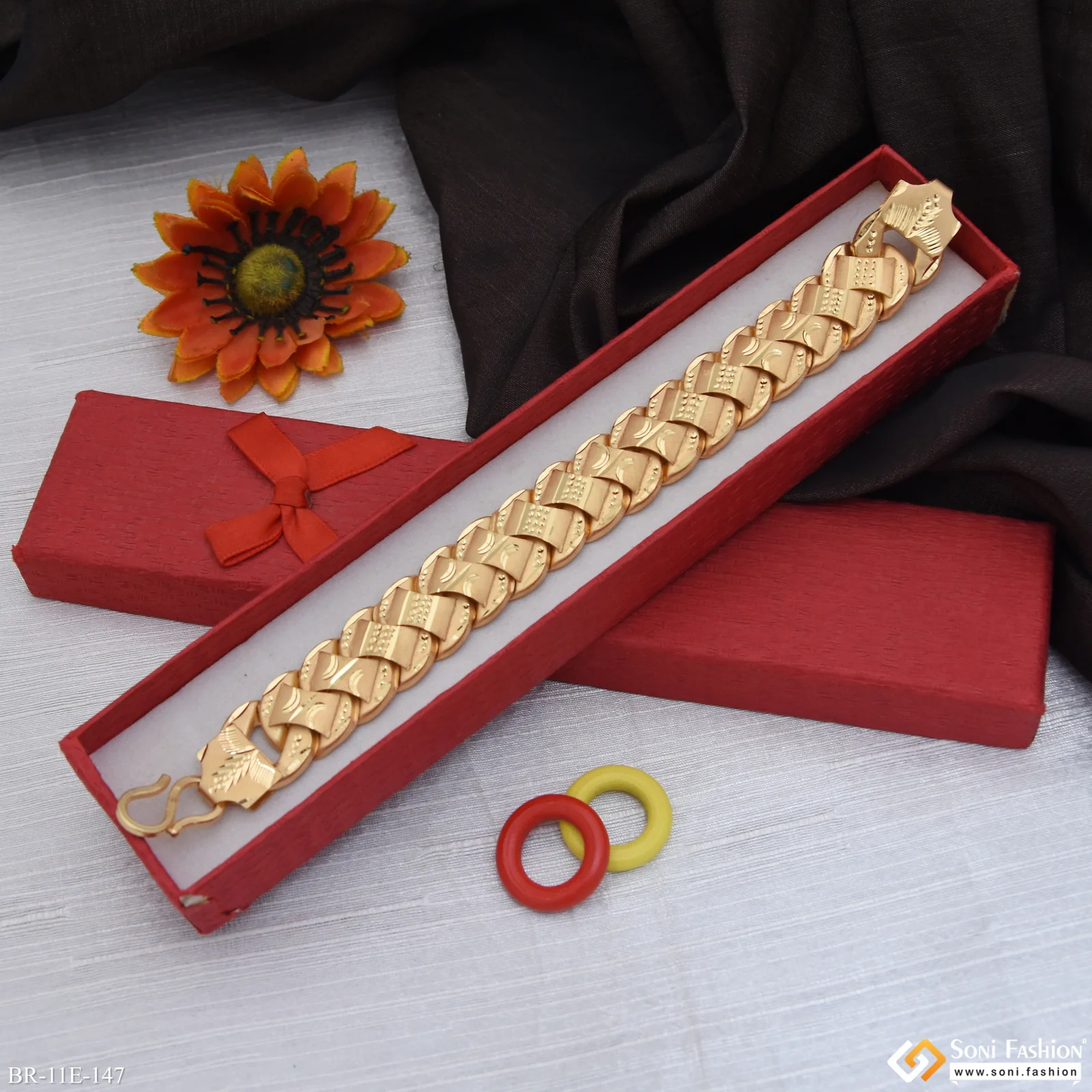 Extraordinary Design Gold Plated Pokal Bracelet for Men - Style E147 - Image 2