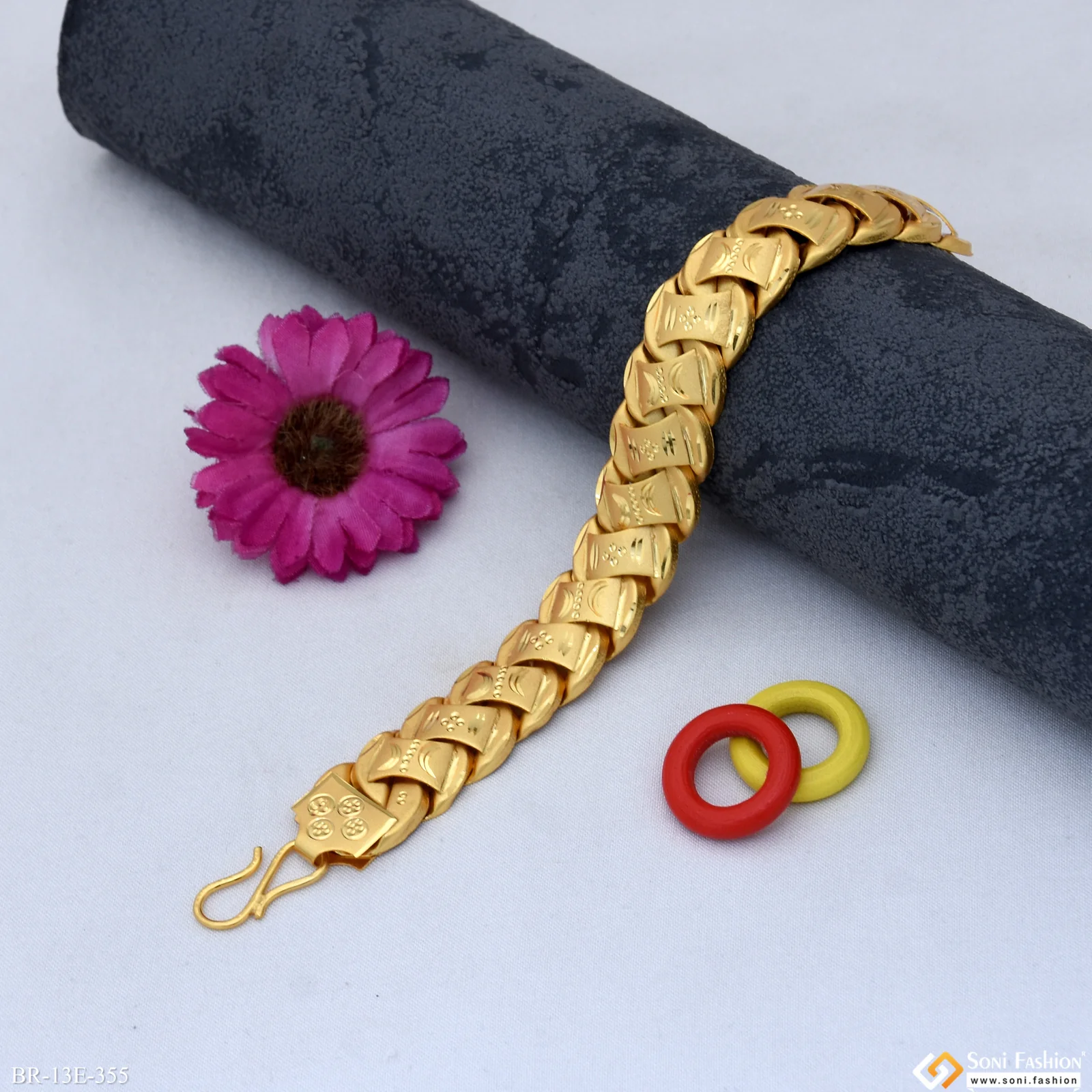 Extraordinary Design Gold Plated Pokal Bracelet for Men - Style E355 - Image 2