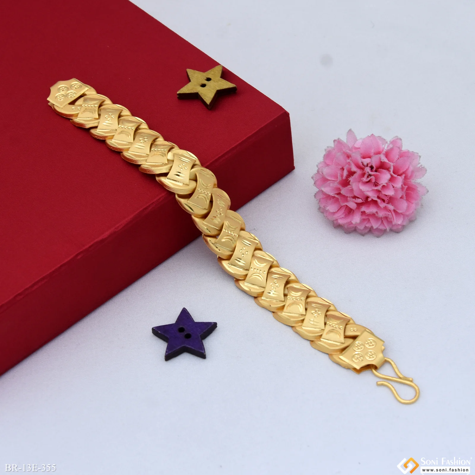 Extraordinary Design Gold Plated Pokal Bracelet for Men - Style E355 - Image 3