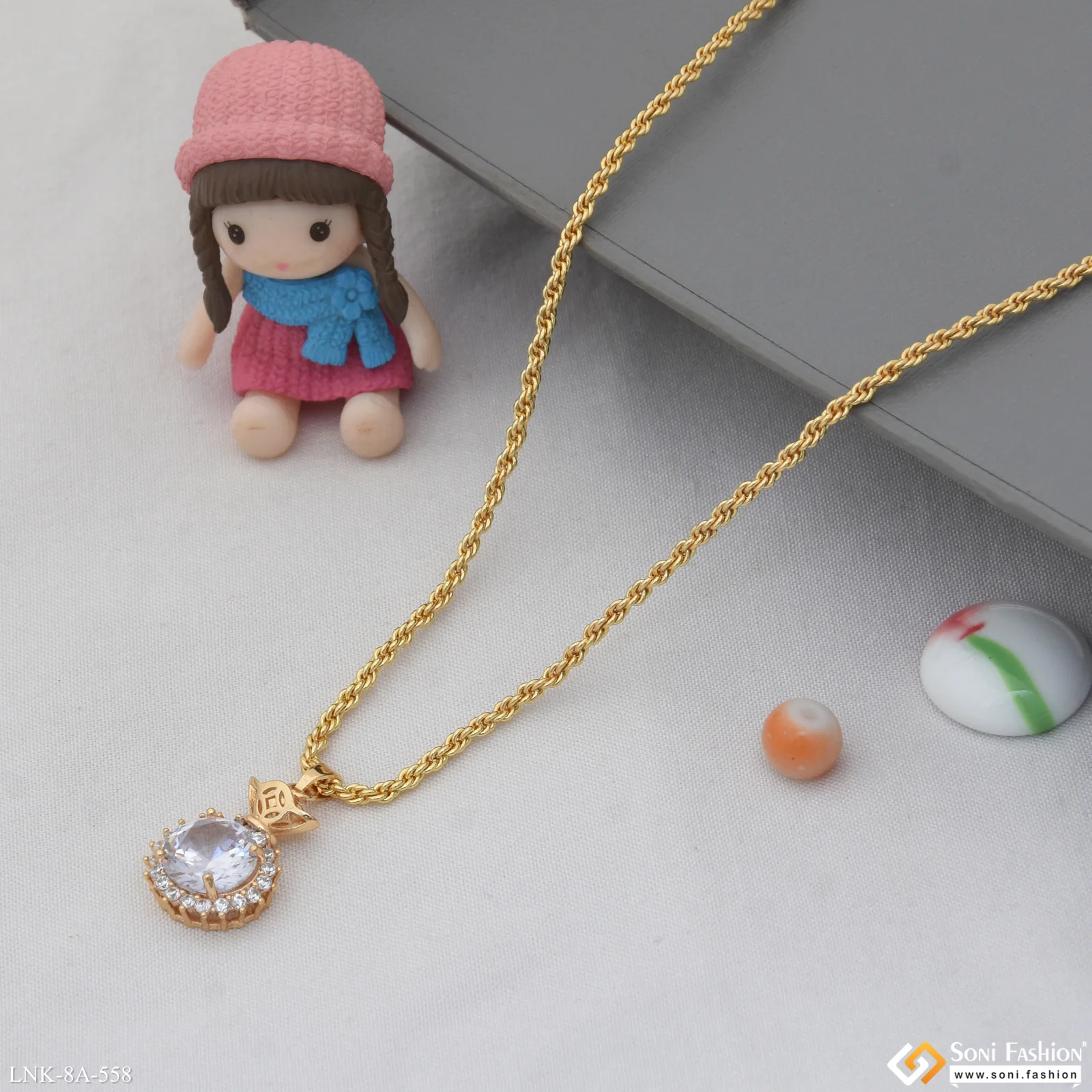 Eye-Catching Design Gold Plated Chain Pendant for Ladies - Style A558 - Image 4