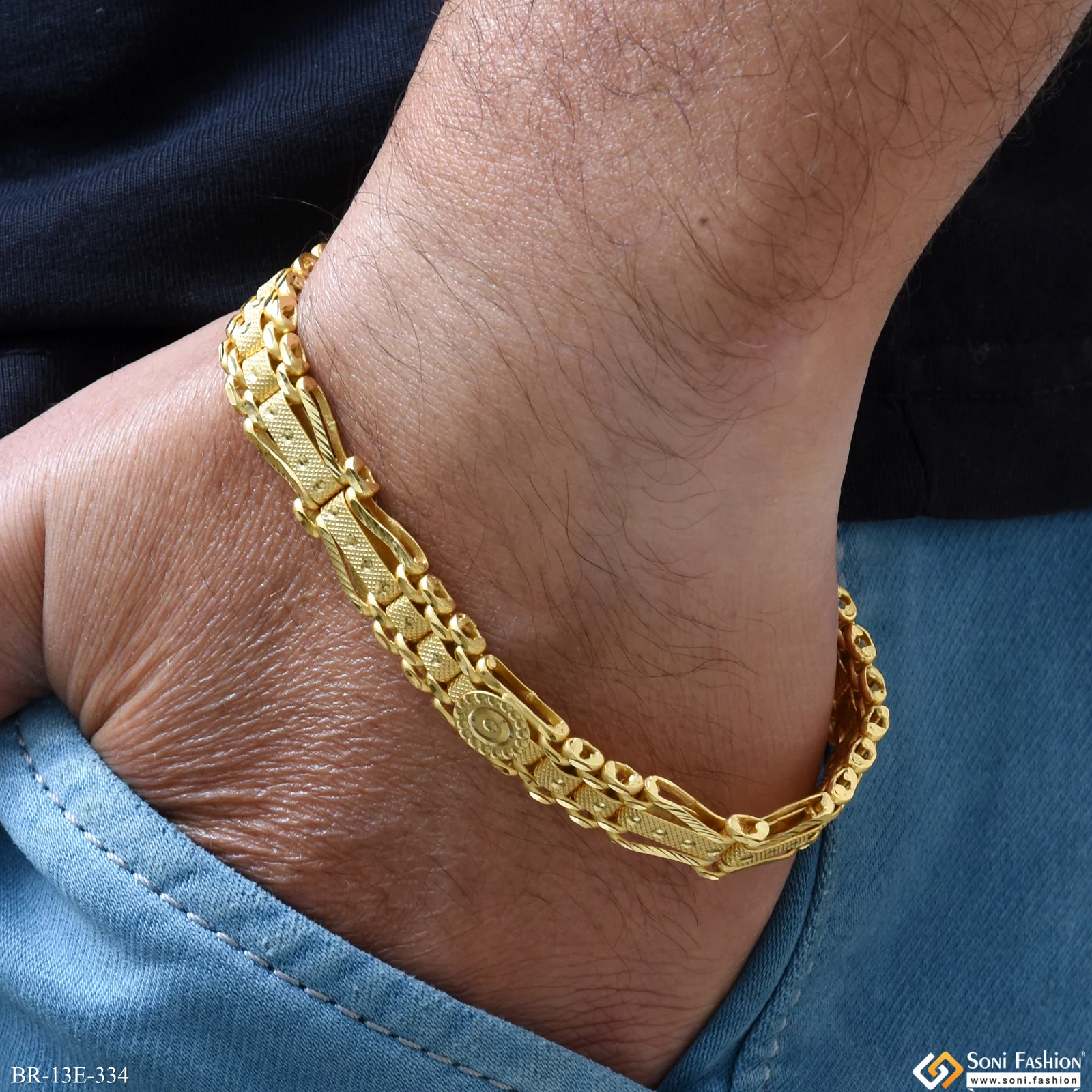 Fabulous Design Gold Plated Box Bracelet for Men - Style E334