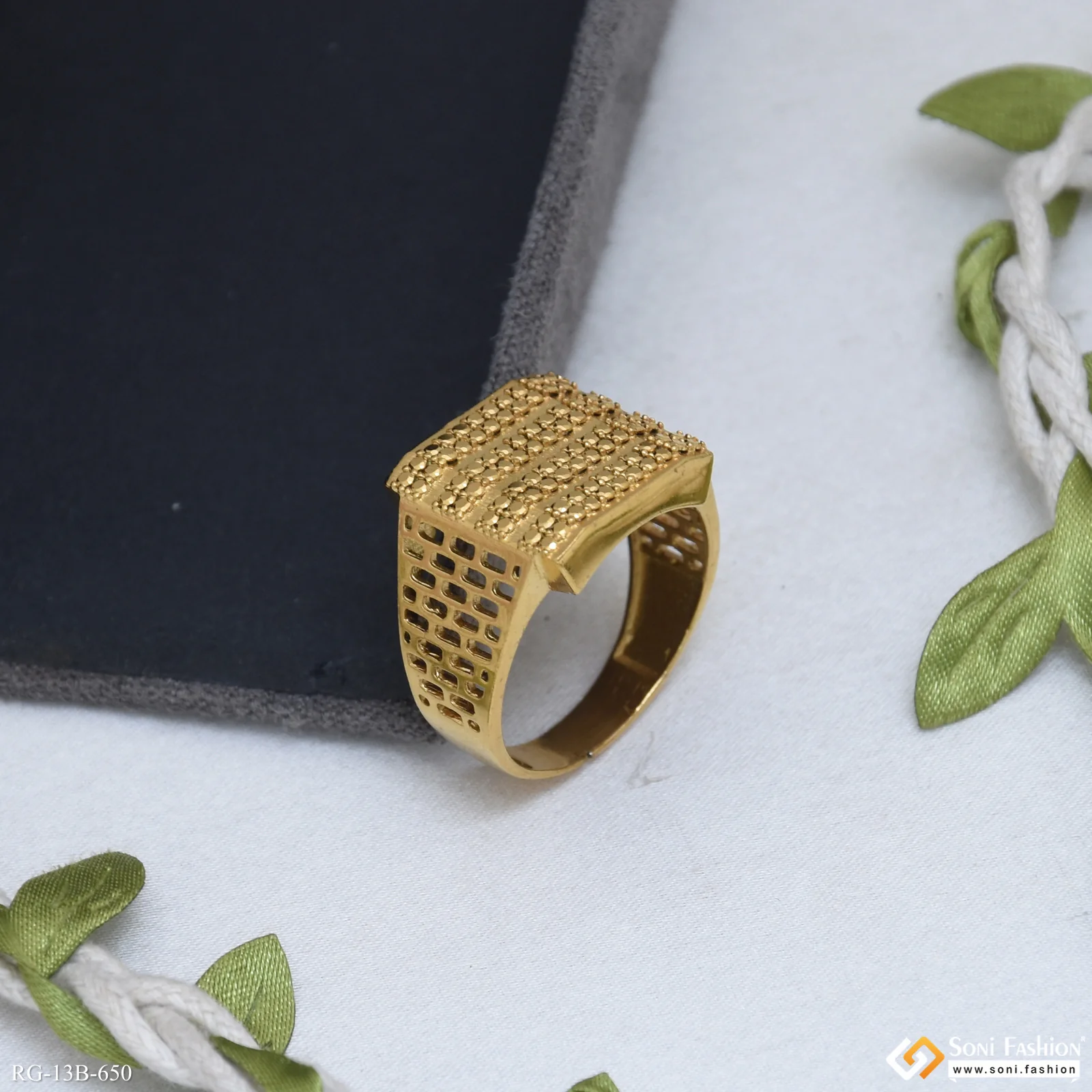 Fabulous Design Gold Plated Ring for Men - Style B650