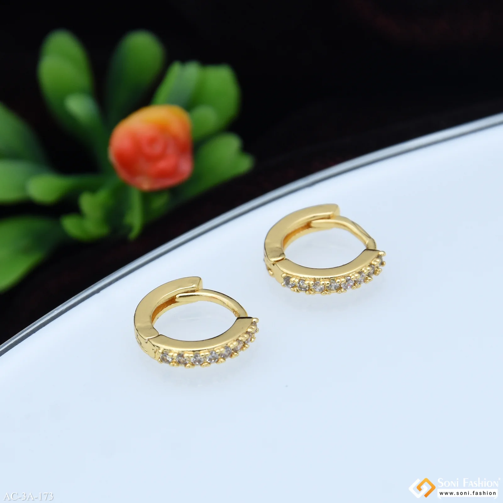 Fabulous Design Golden Color Stud Earring for Men (2 Pc) - Style A173 - Image 3