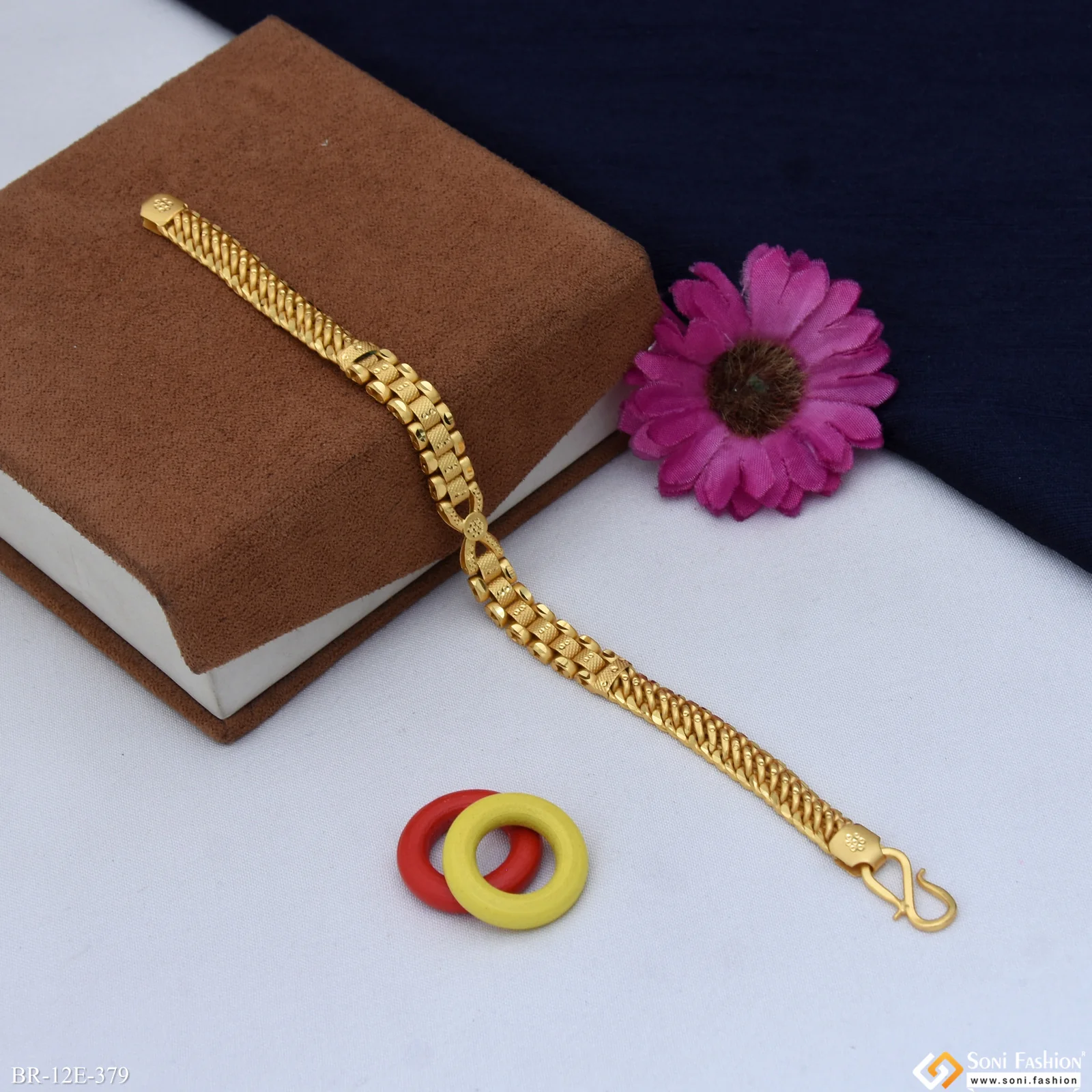 Fancy Design High-Quality Gold Plated Link Box Bracelet for Men - Style E379 - Image 3