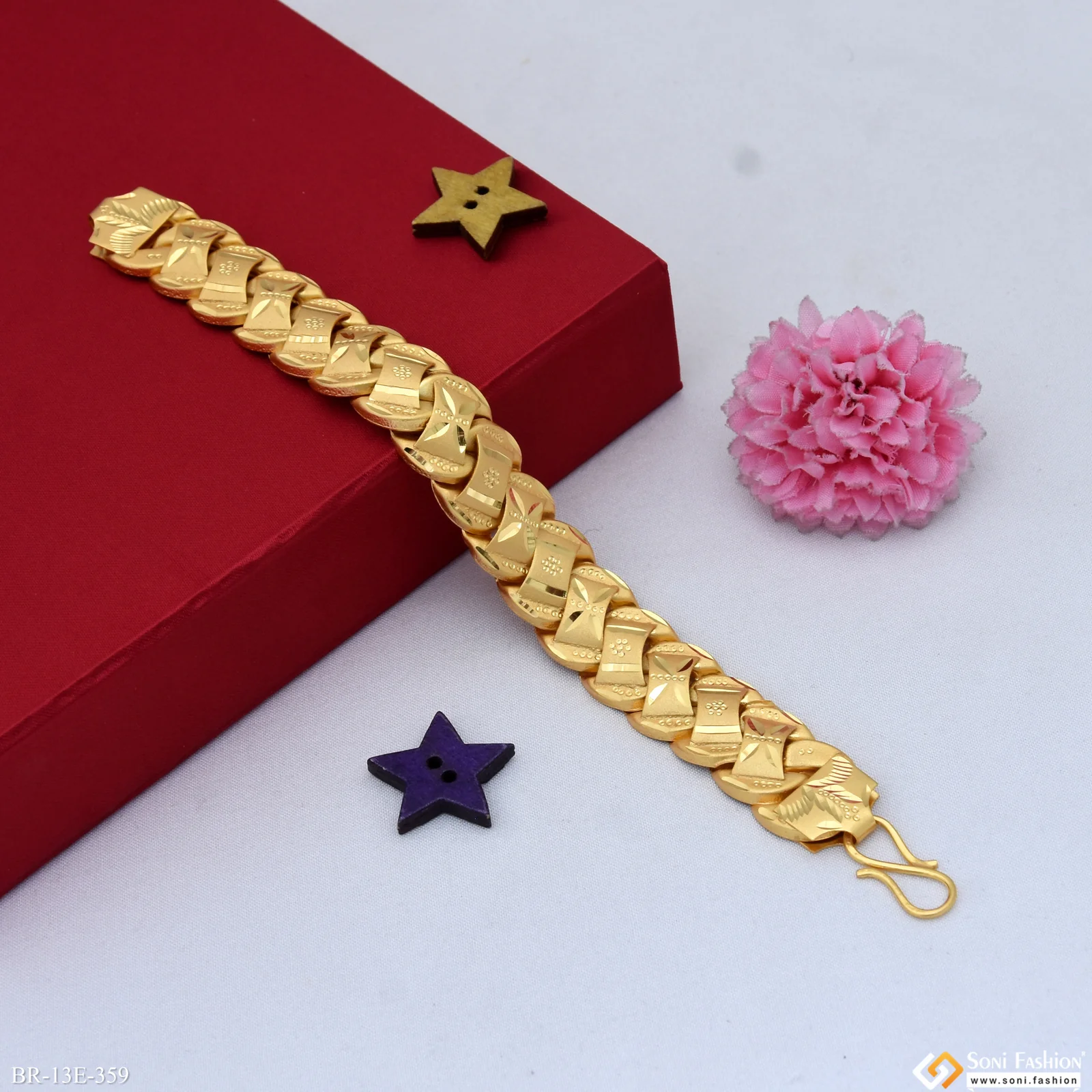 Fancy Design High-Quality Gold Plated Pokal Bracelet for Men - Style E359 - Image 3