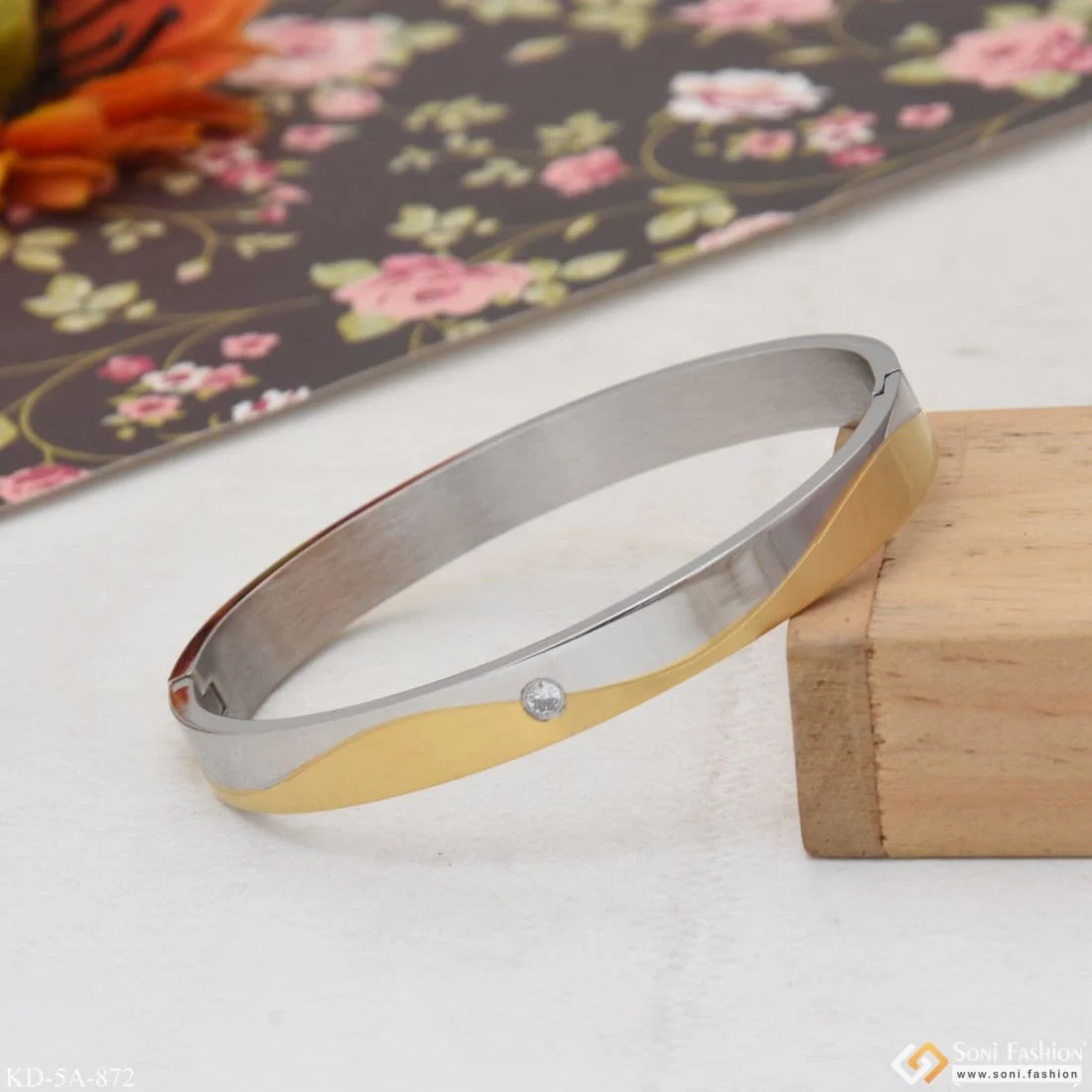 Fashion-Forward Design High-Quality Golden Color Kada for Men - Style A872 - Image 3