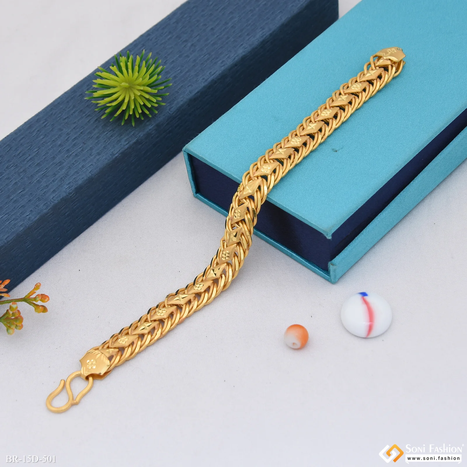 Fashionable Design Gold Plated Linked Bracelet for Men - Style D501 - Image 6