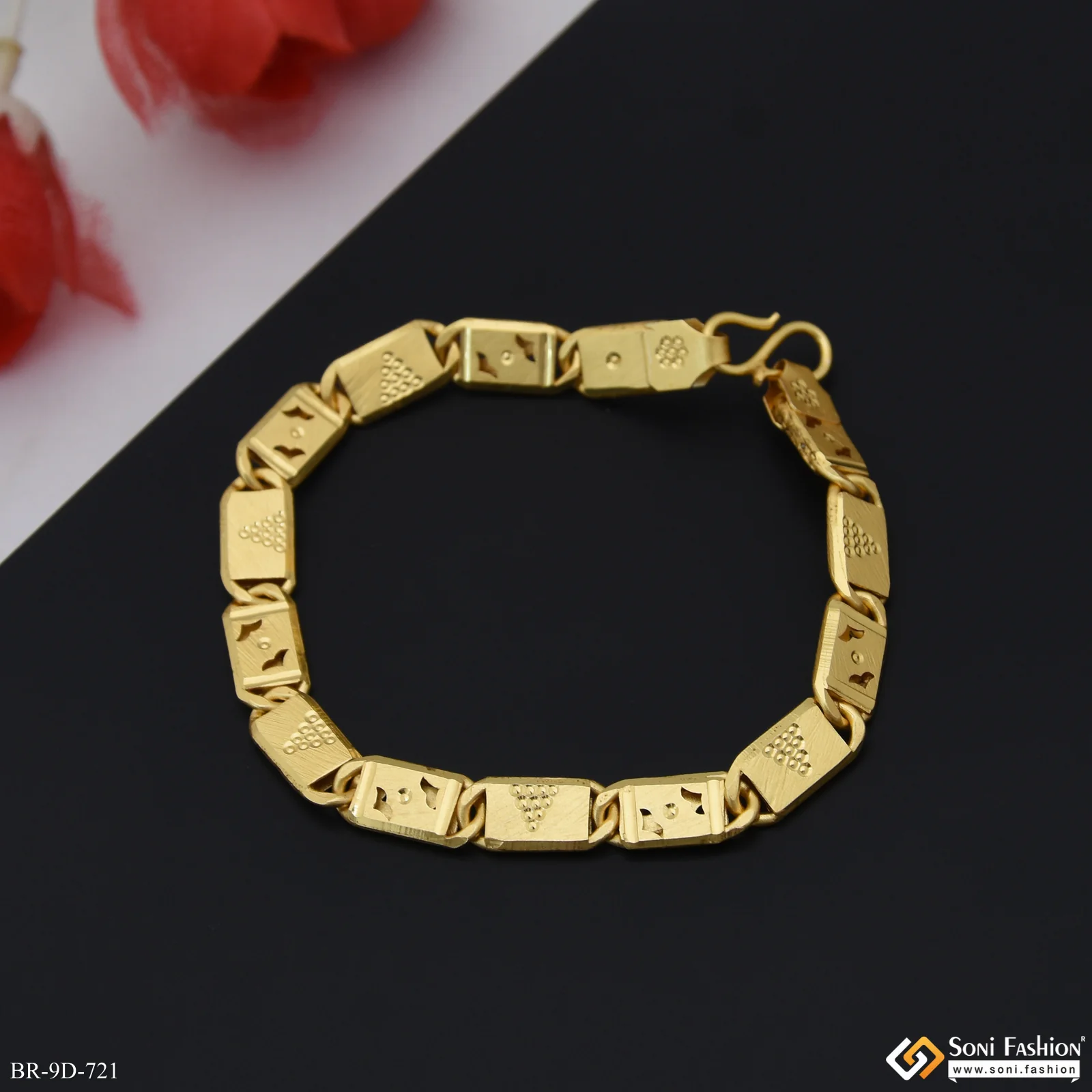 Fashionable Design Gold Plated Nawabi Bracelet for Men - Style D721 - Image 3