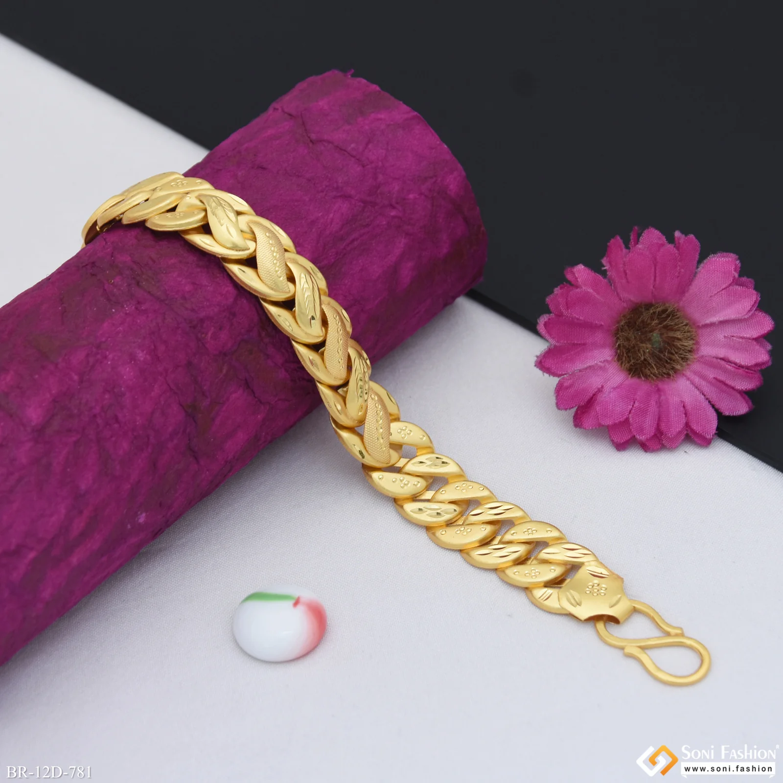 Fashionable Design Gold Plated Pokal Bracelet for Men - Style D781 - Image 2