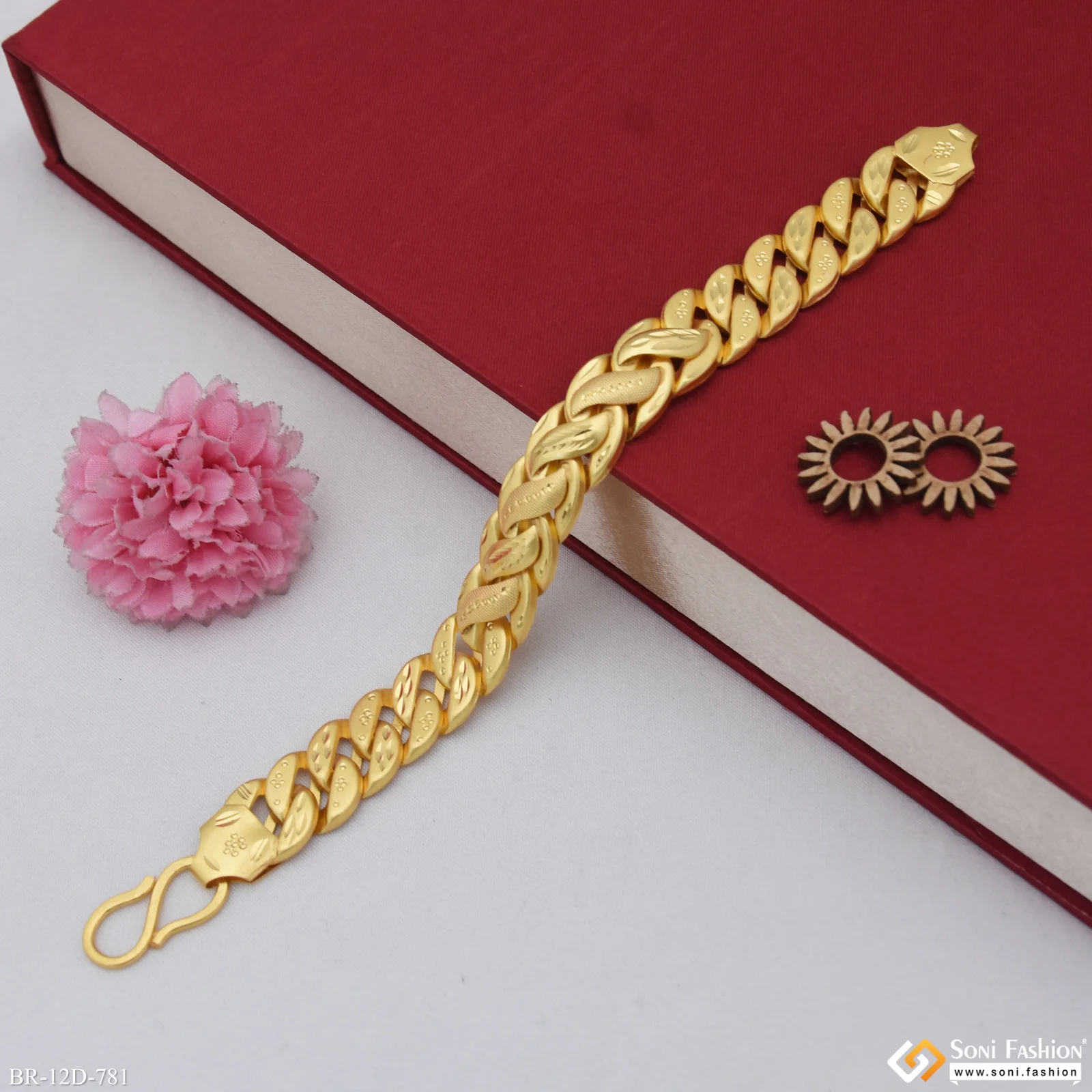 Fashionable Design Gold Plated Pokal Bracelet for Men - Style D781 - Image 5