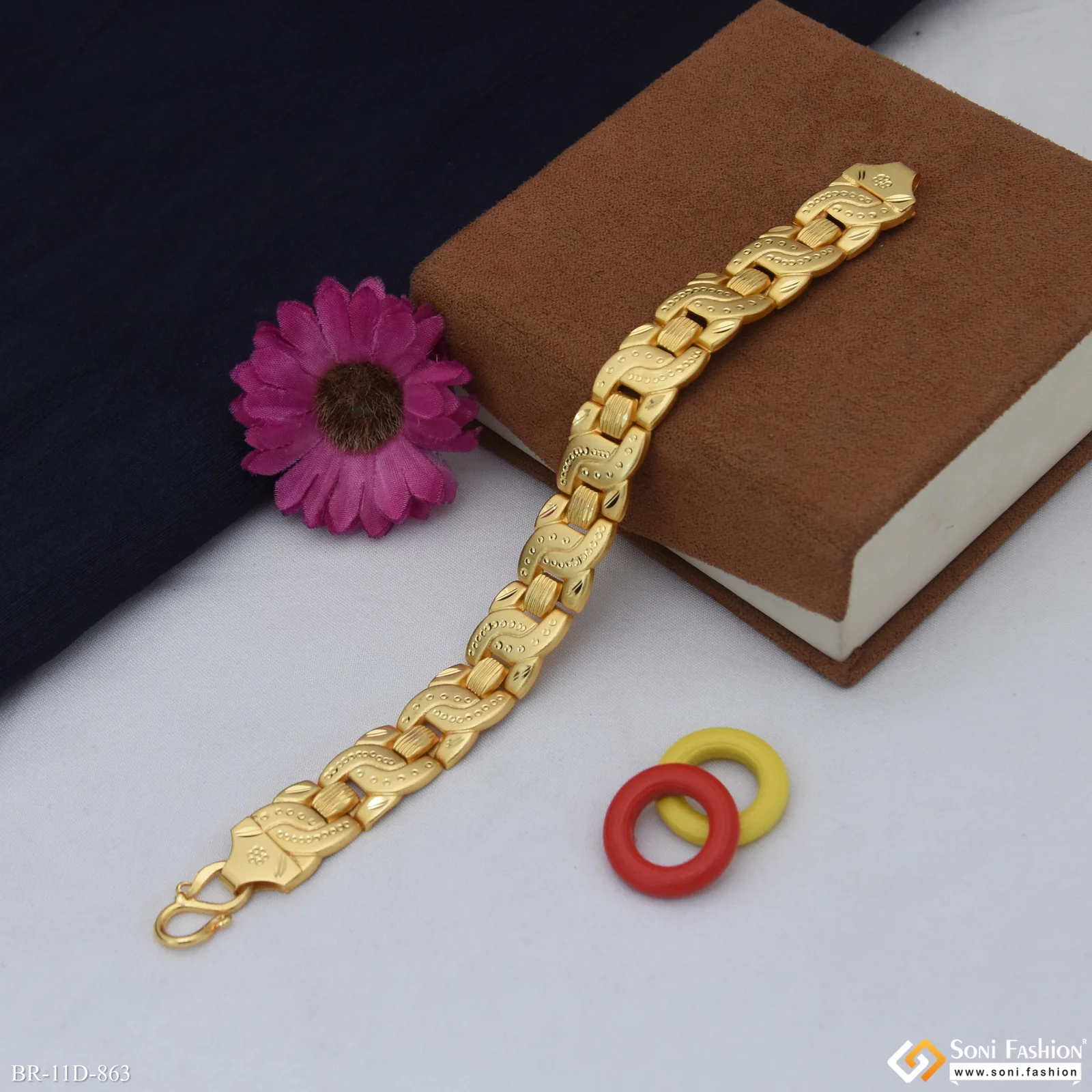 Fashionable Design Gold Plated Pokal Bracelet for Men - Style D863 - Image 3