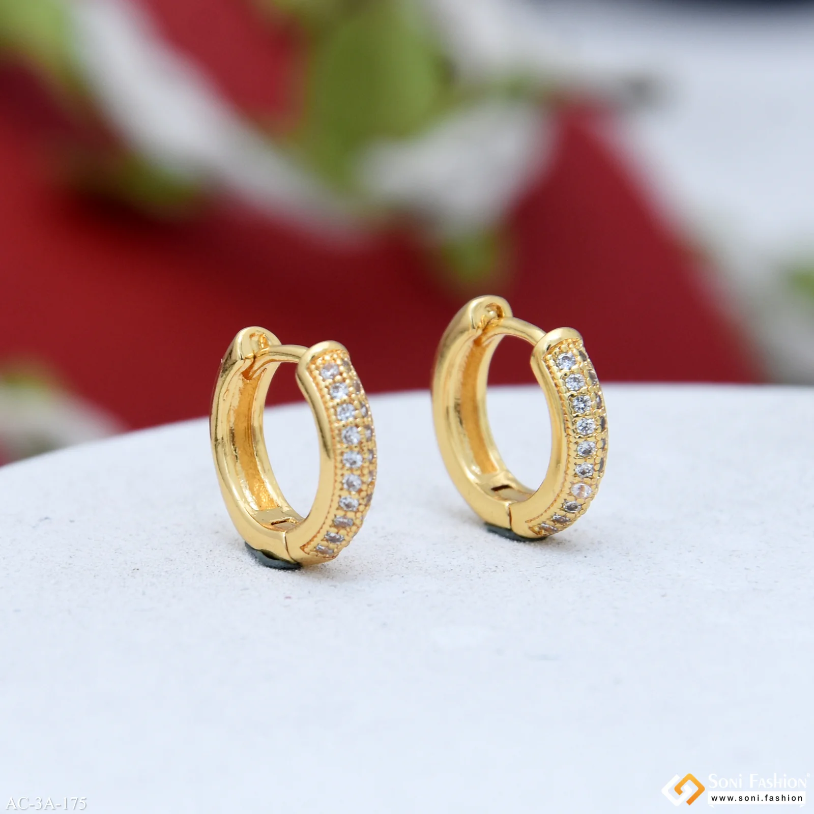 Fashionable Design Golden Color Stud Earring for Men (2 Pc) - Style A175 - Image 5