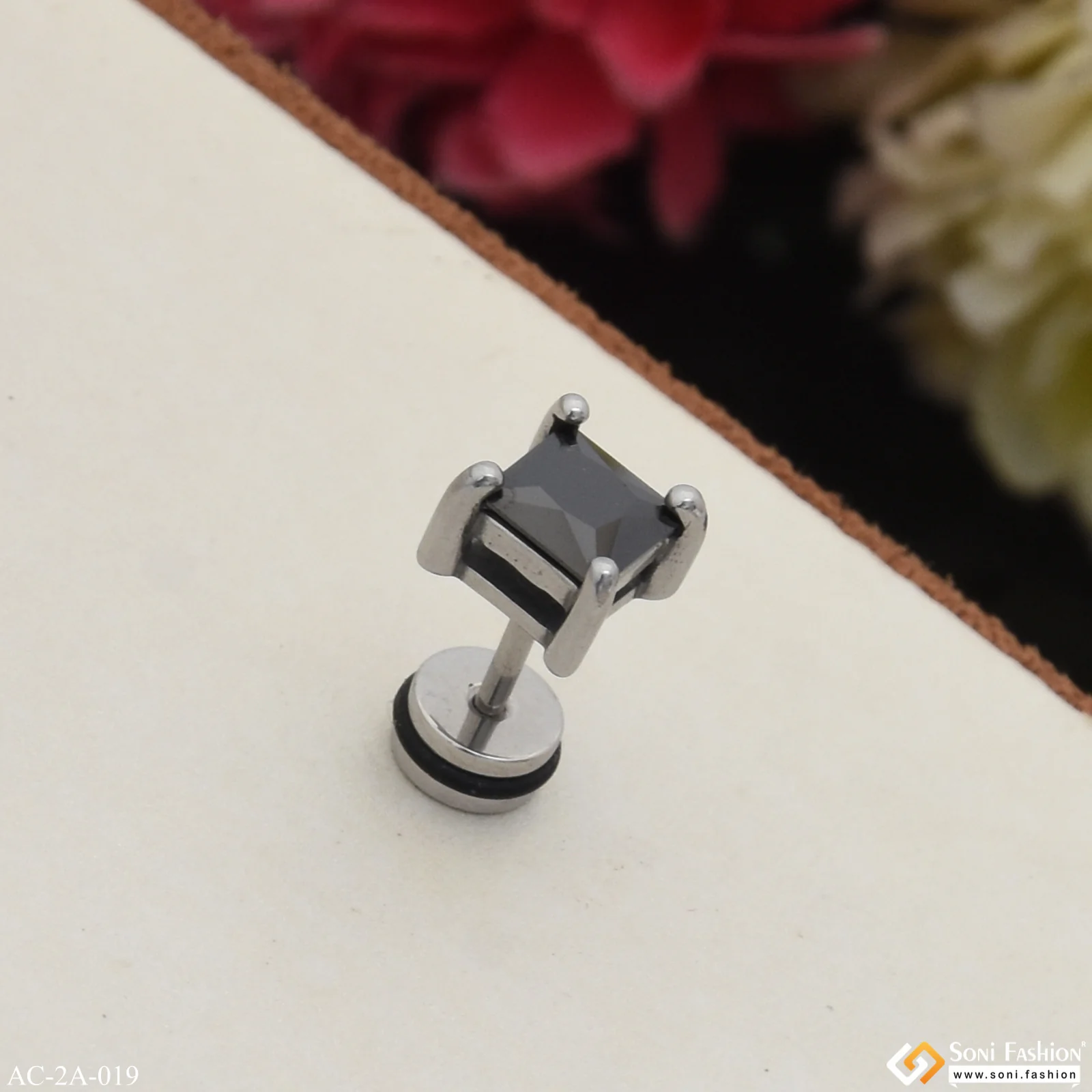 Fashionable Design Surgical Steel Stud Earring for Men (1 Pc) - Style A019 - Image 4