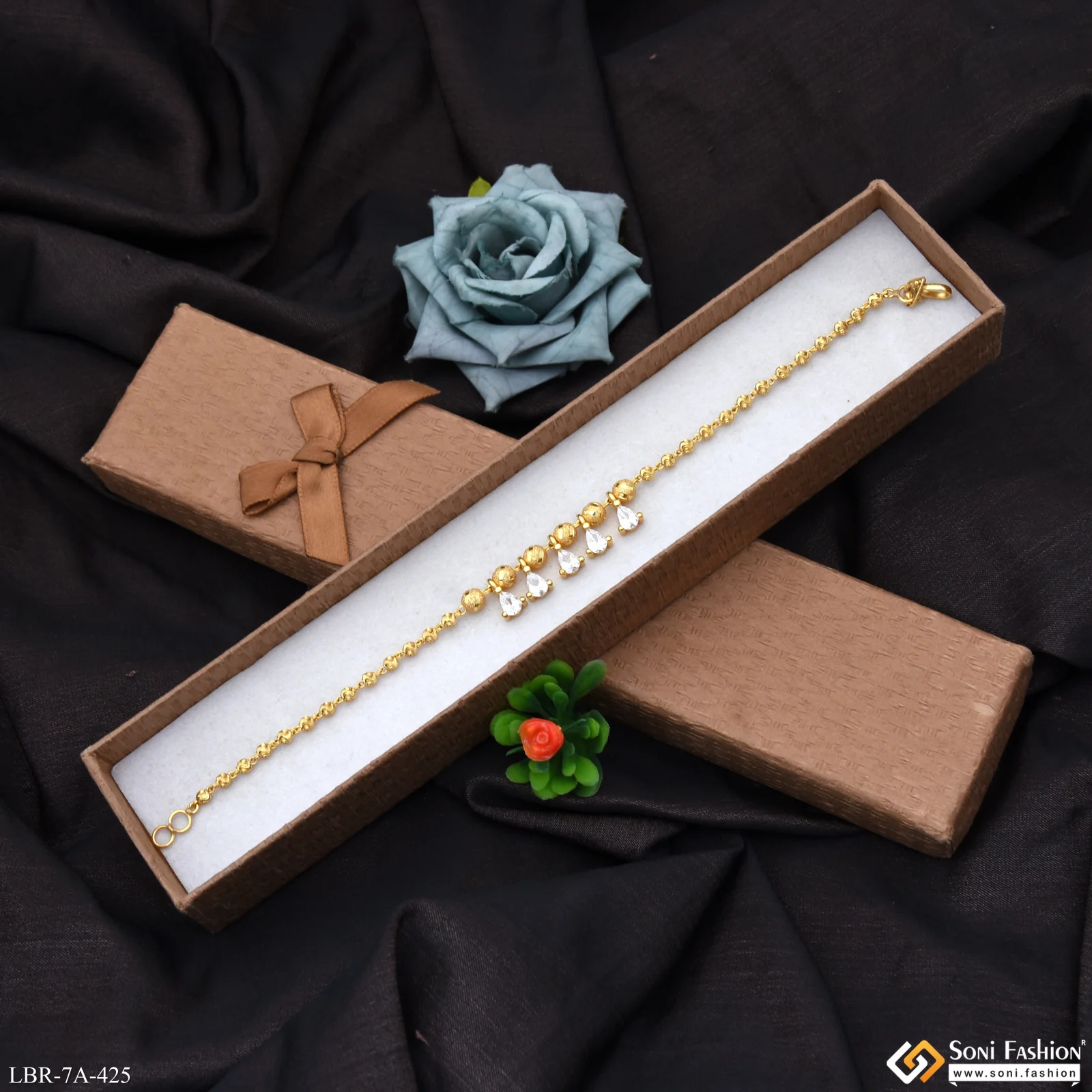 Fashionable Gold Plated Bracelet for Ladies - Style A425 - Image 4
